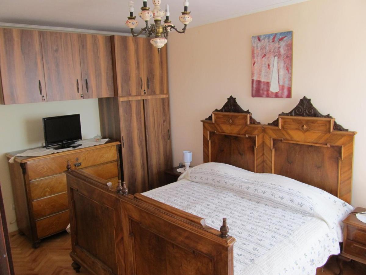 Sinistaj Rooms