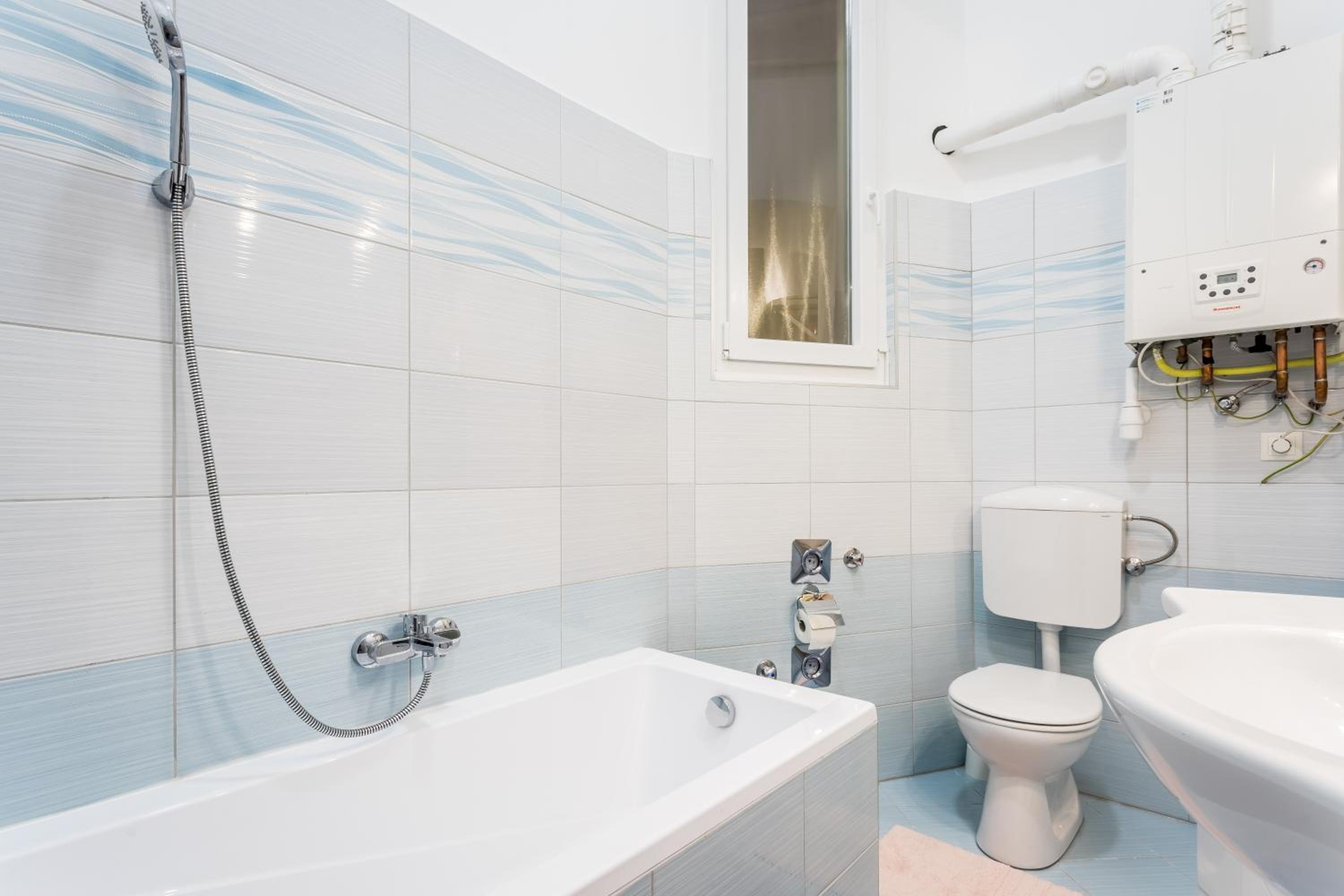 BpR Turquoise Simplicity Apartment