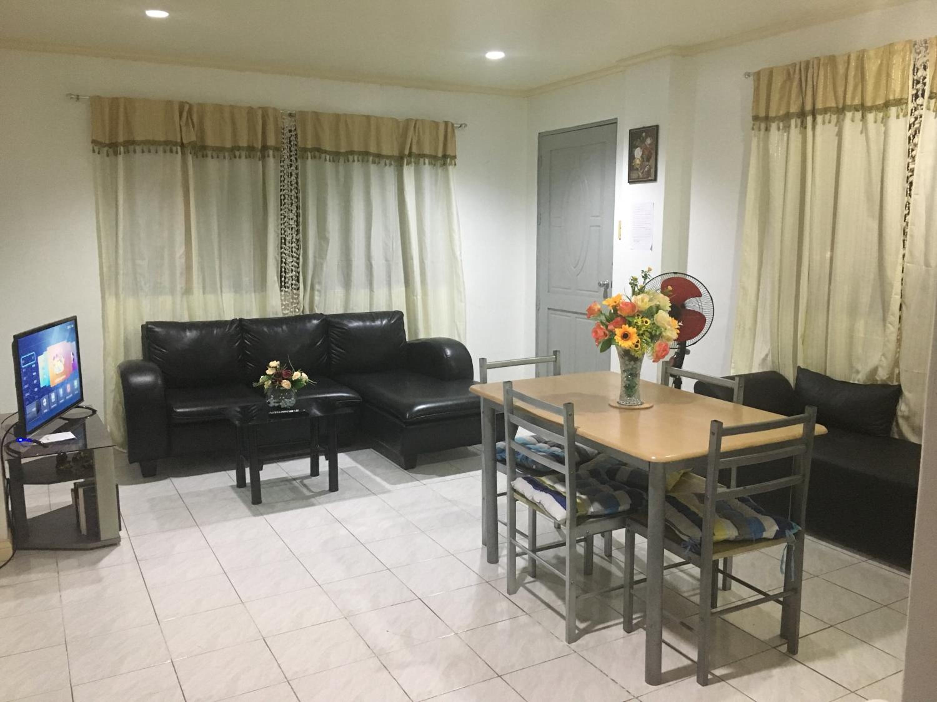2bedroom apartment near CONVENTION center view 2