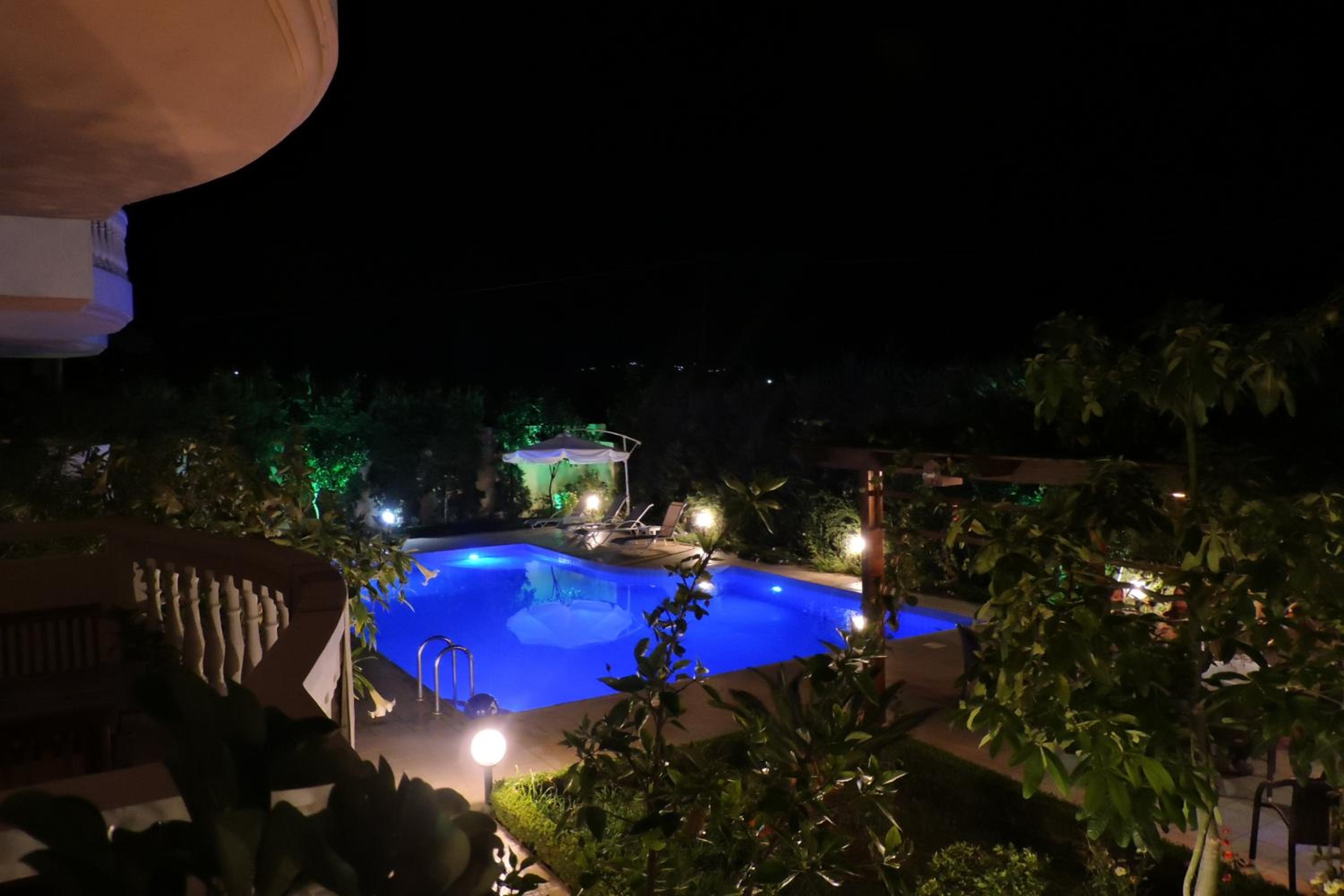 Golden Rose Suites photo 5