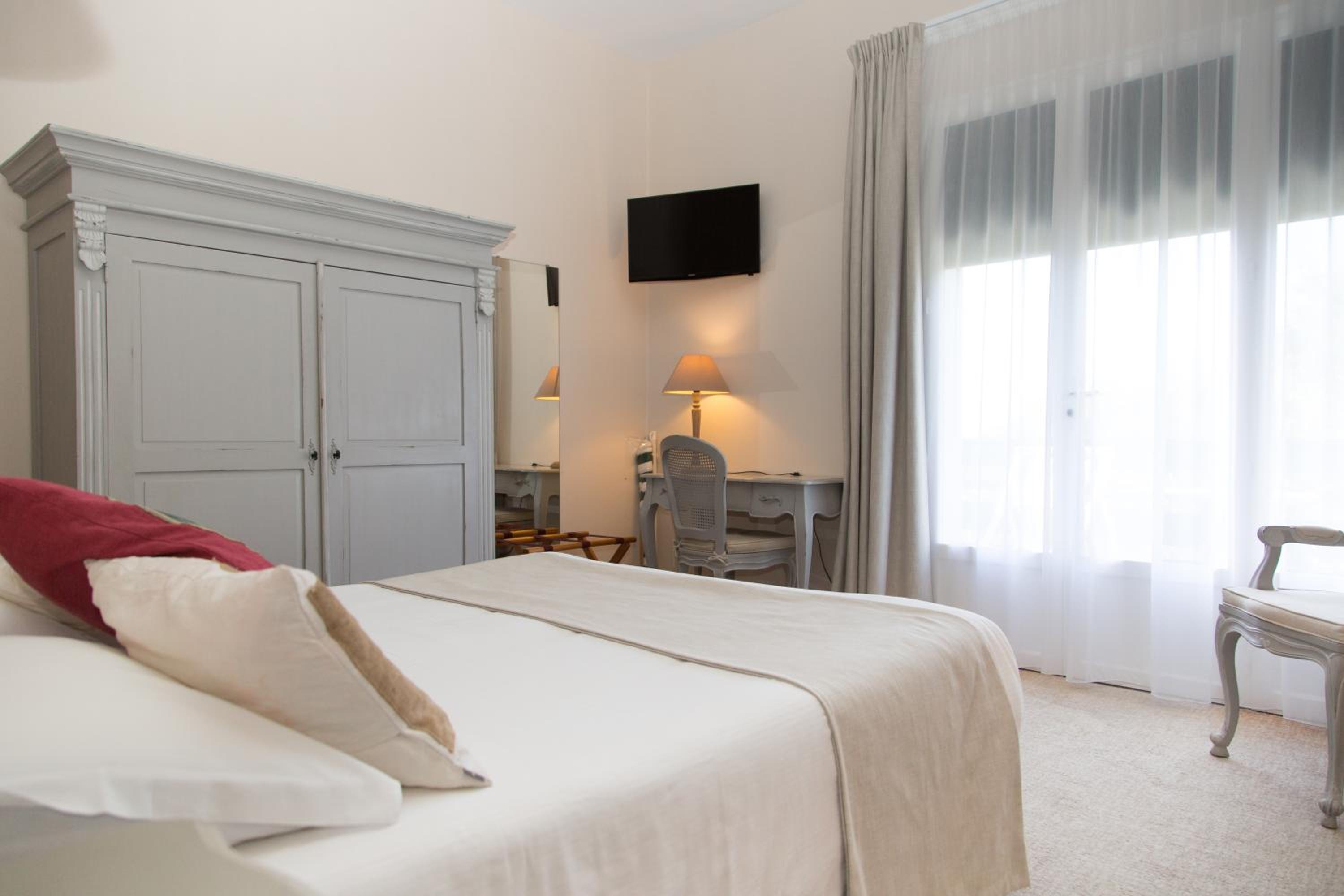 Hotel des Pins - Property Image 51