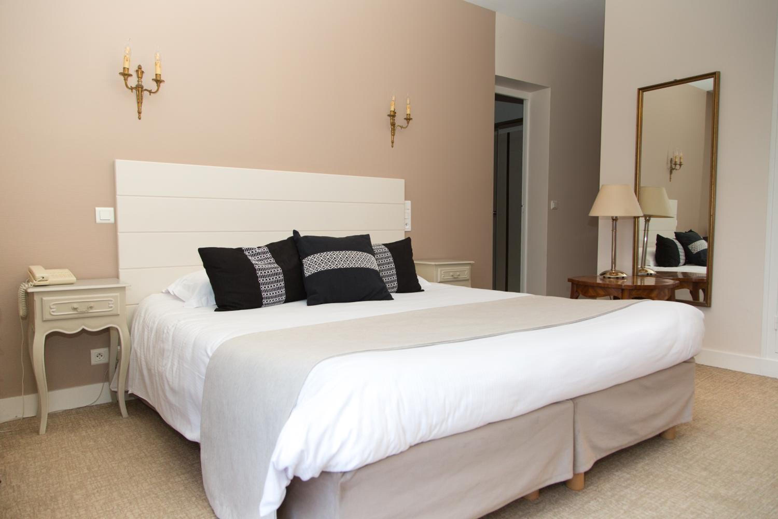 Hotel des Pins - Property Image 38