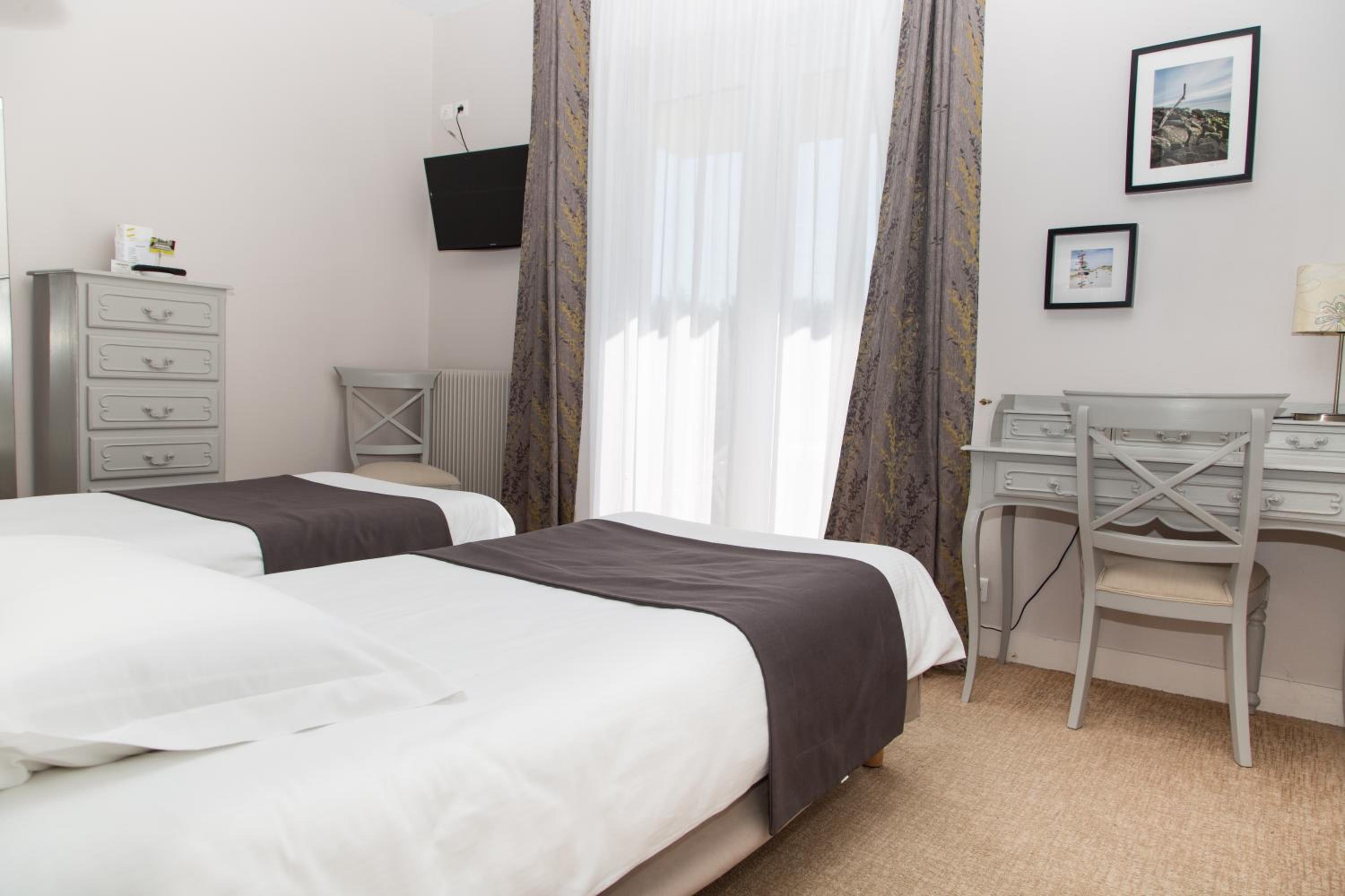 Hotel des Pins - Property Image 37