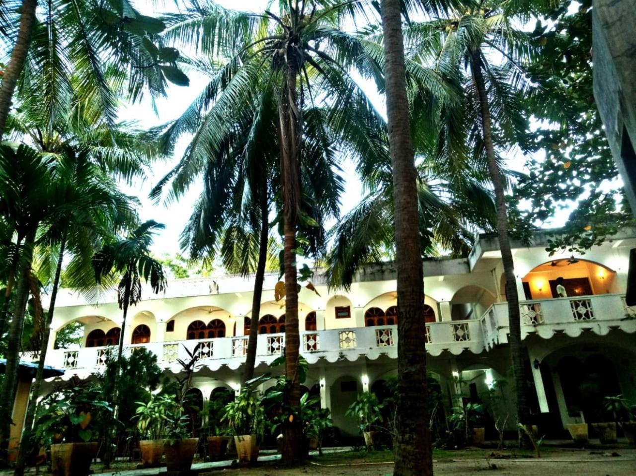 Palm Beach Resort by Yosha Guest