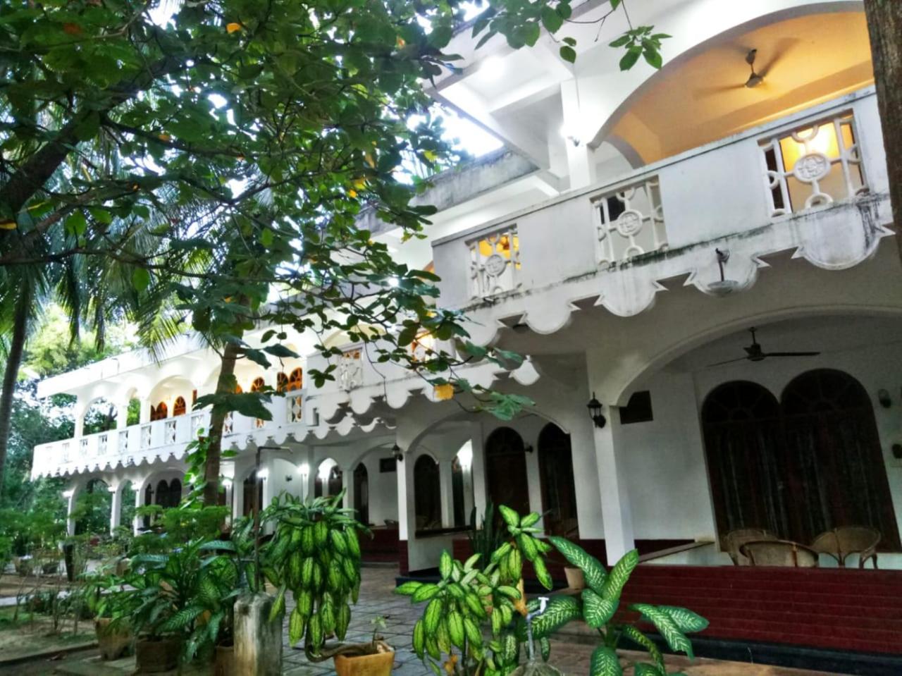 Palm Beach Resort by Yosha Guest