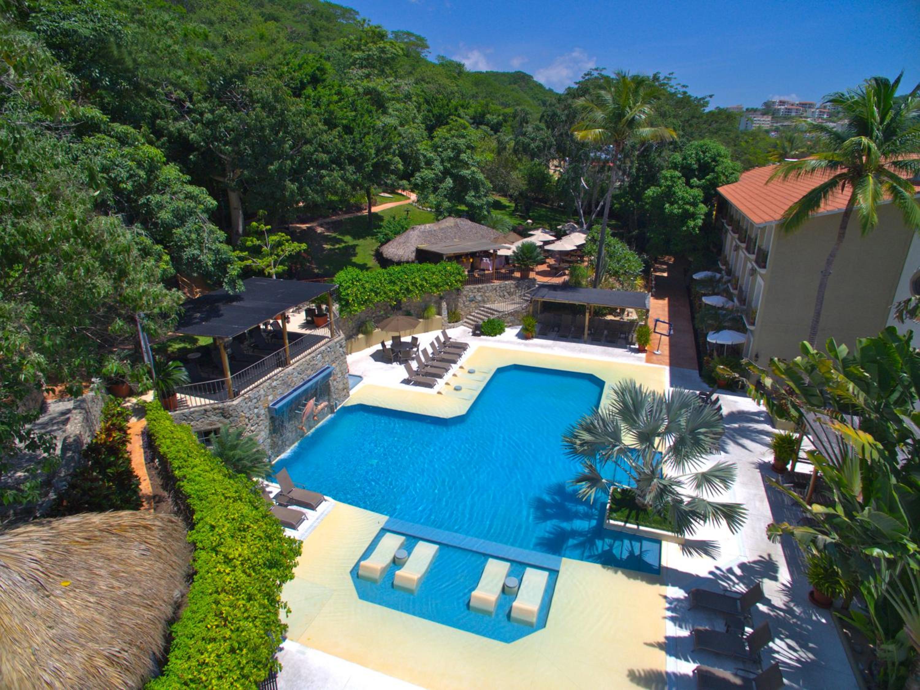 Binniguenda Huatulco & Beach Club