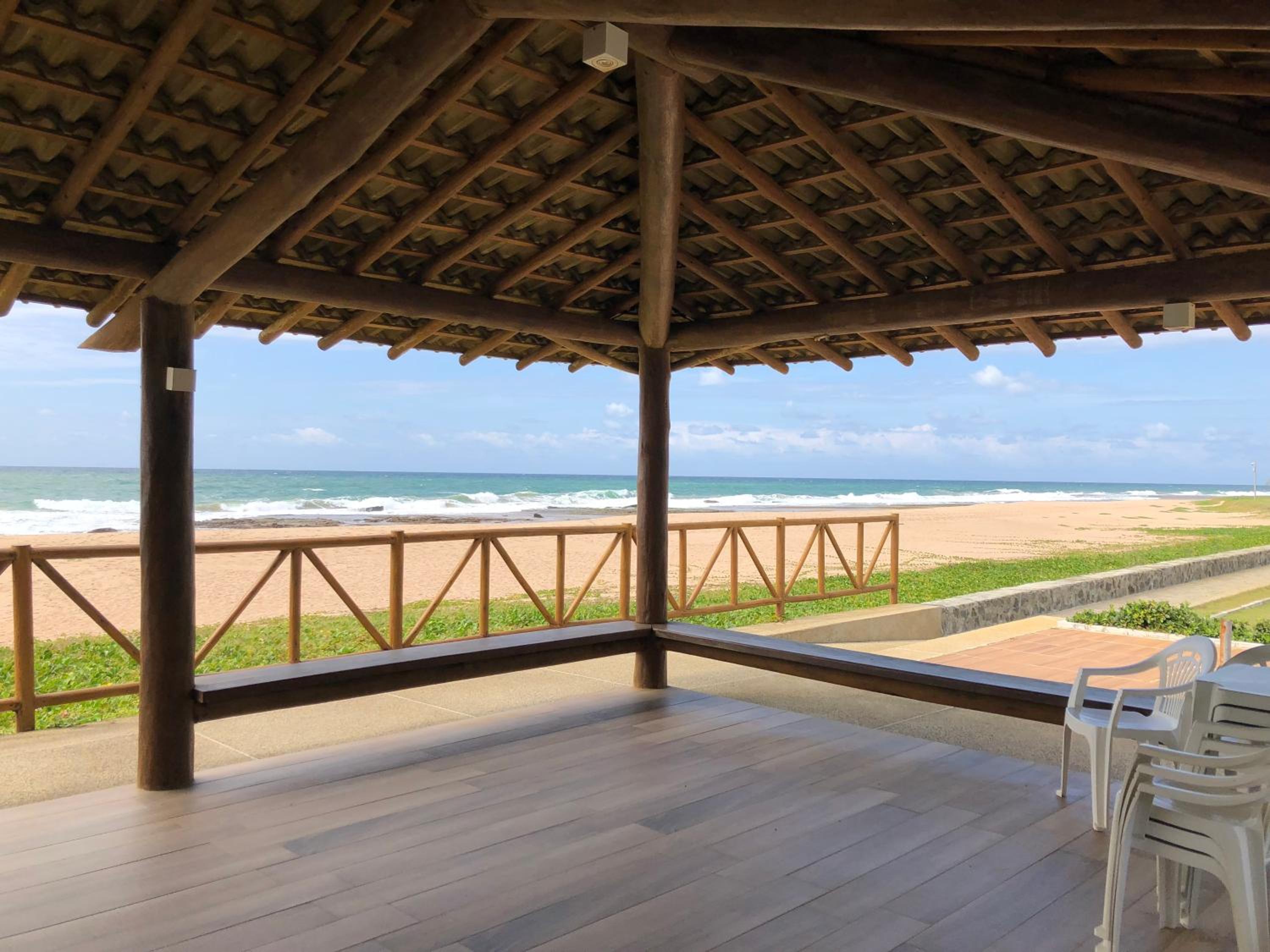 LINDA CASA 4 QUARTOS CONDOMÍNIO PARQUE INTERLAGOS