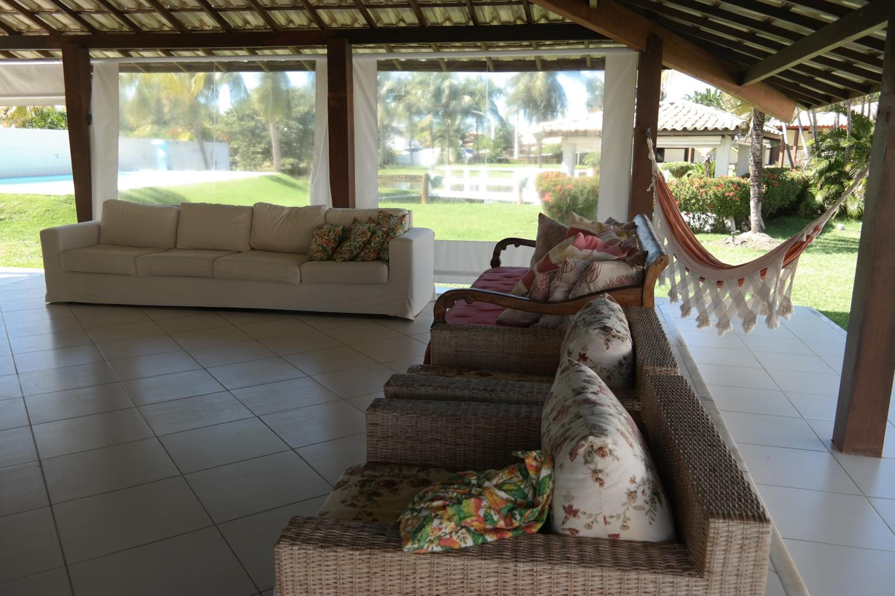 LINDA CASA 4 QUARTOS CONDOMÍNIO PARQUE INTERLAGOS