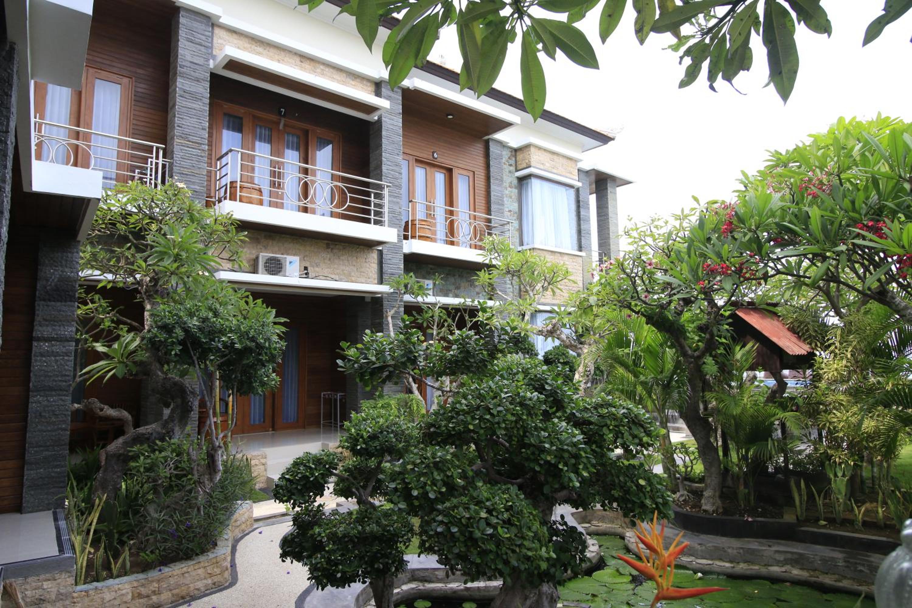 Green Beach Inn