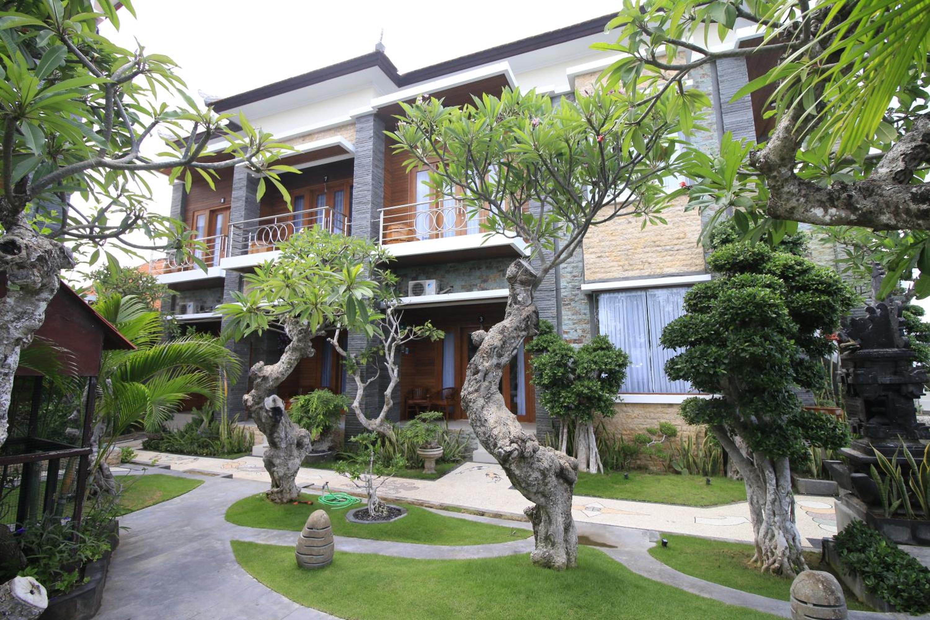 Green Beach Inn