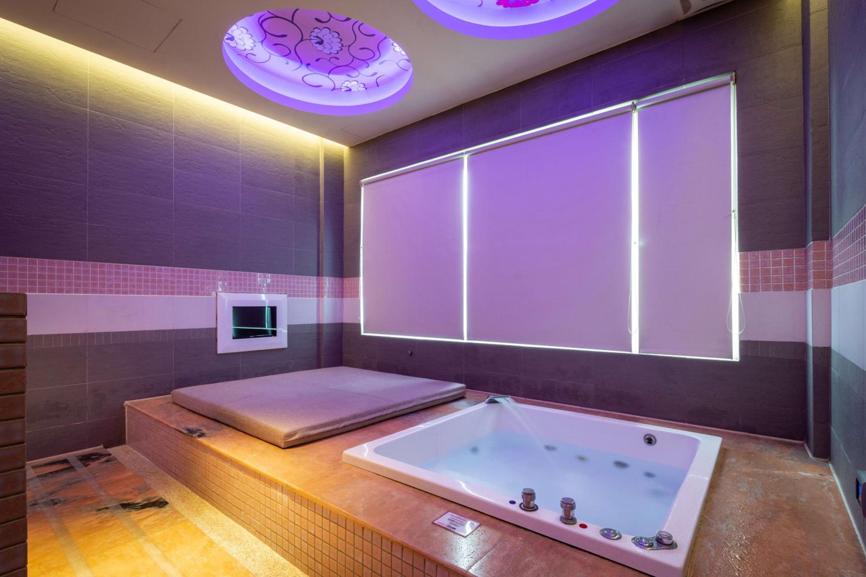 Vogue Boutique Motel