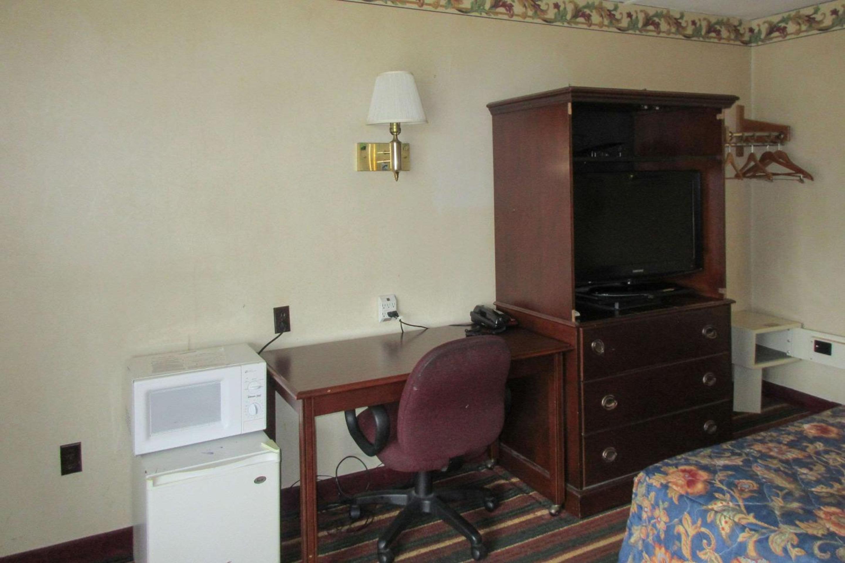 Miscellaneous Market Vacations - Rodeway Inn - Property Image 2