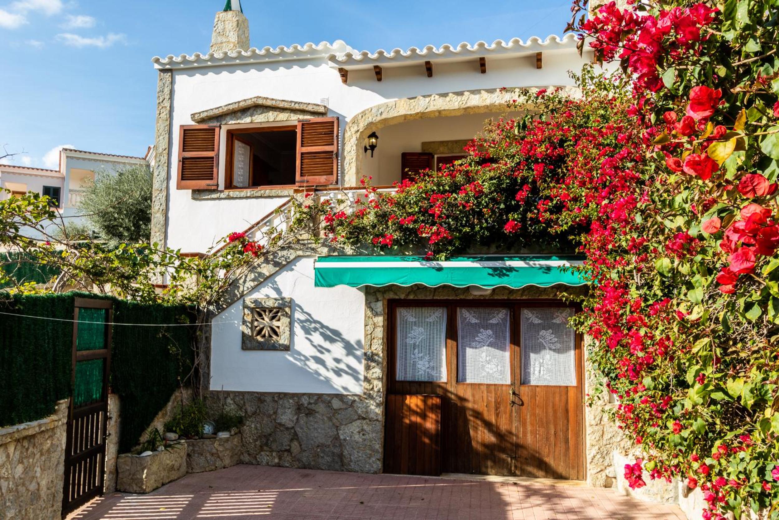 Chalet Joan i Nuria By homevillas360 view 4