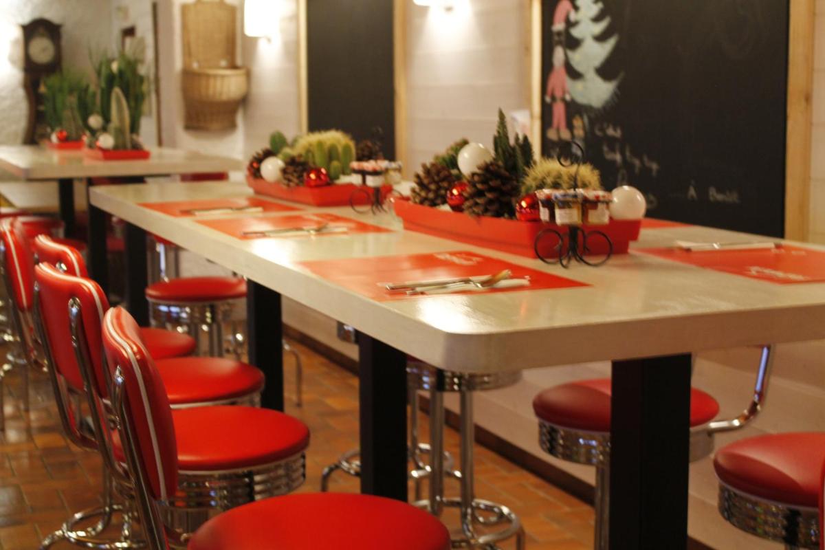 restaurant