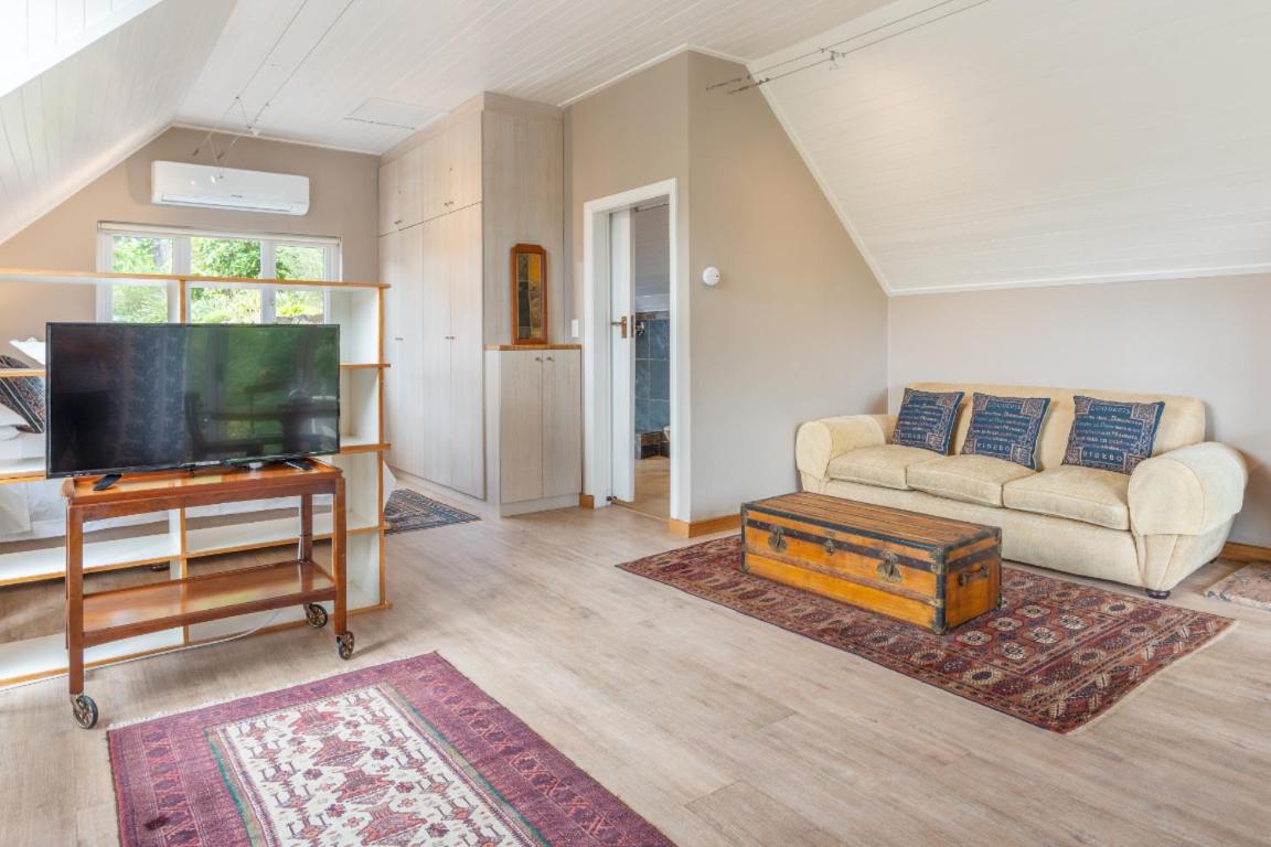 The Coach House at Hillwood view 5