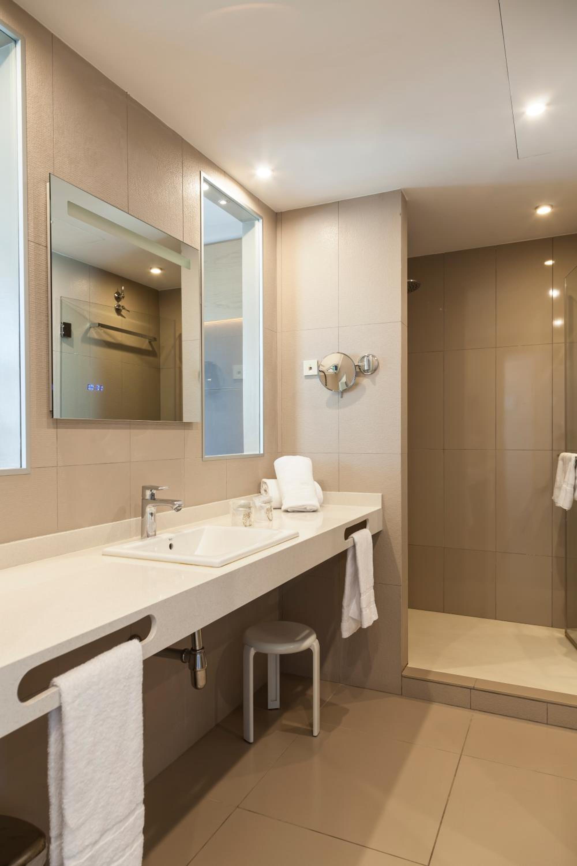 Barcelona Vacations - Best Western Hotel Mediterraneo - Property Image 17