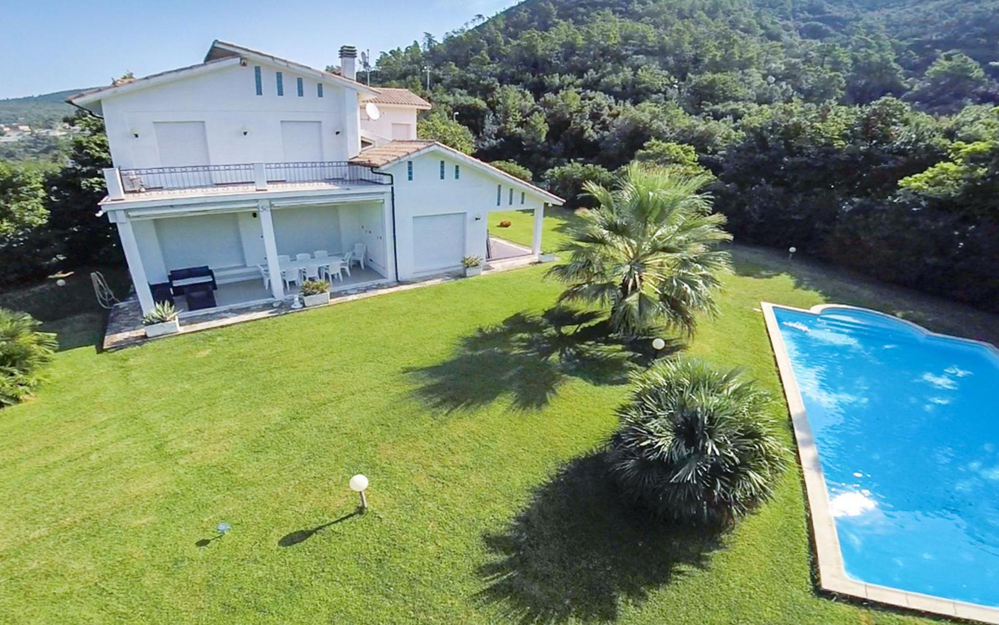 VILLA DIADEMA view 3