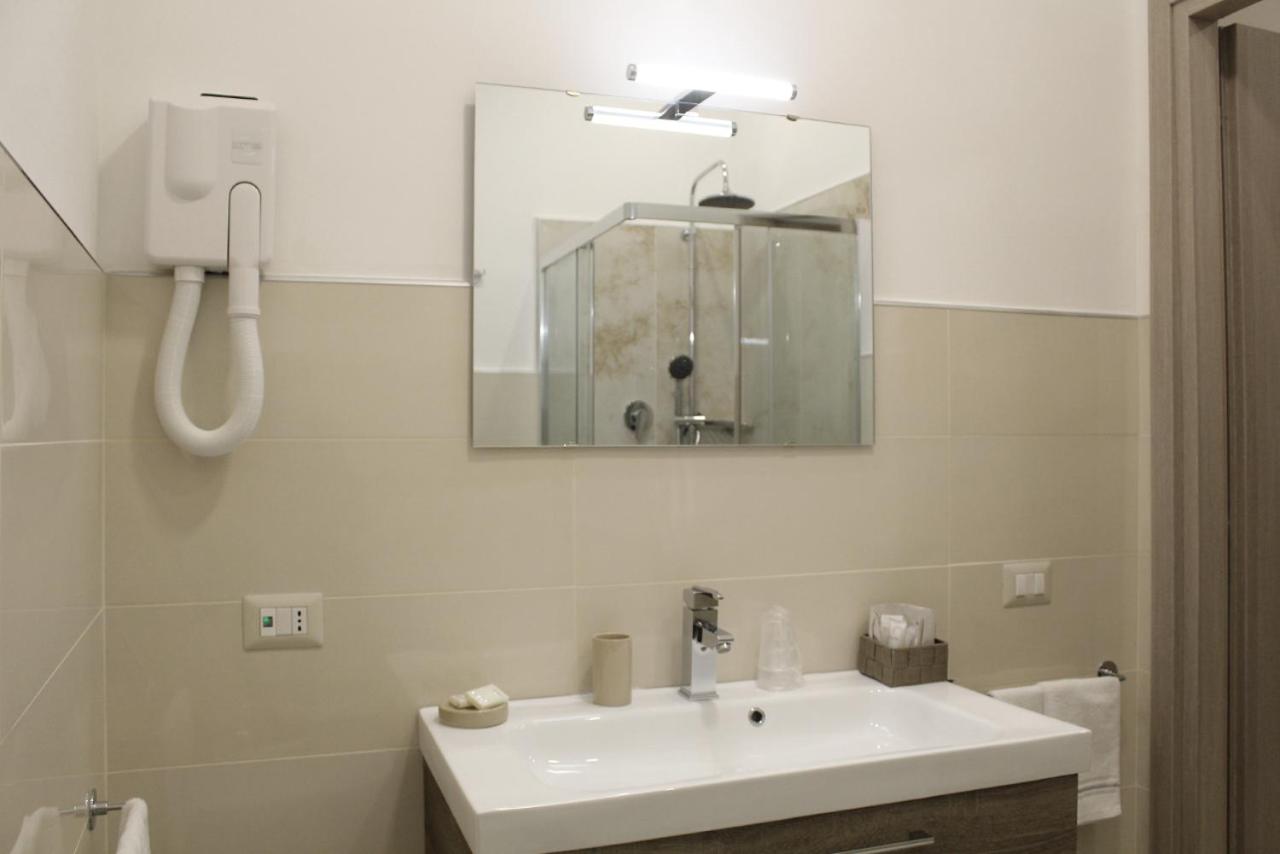 Antonietta De Pace Rooms by Napoli Milionaria B&B photo 5