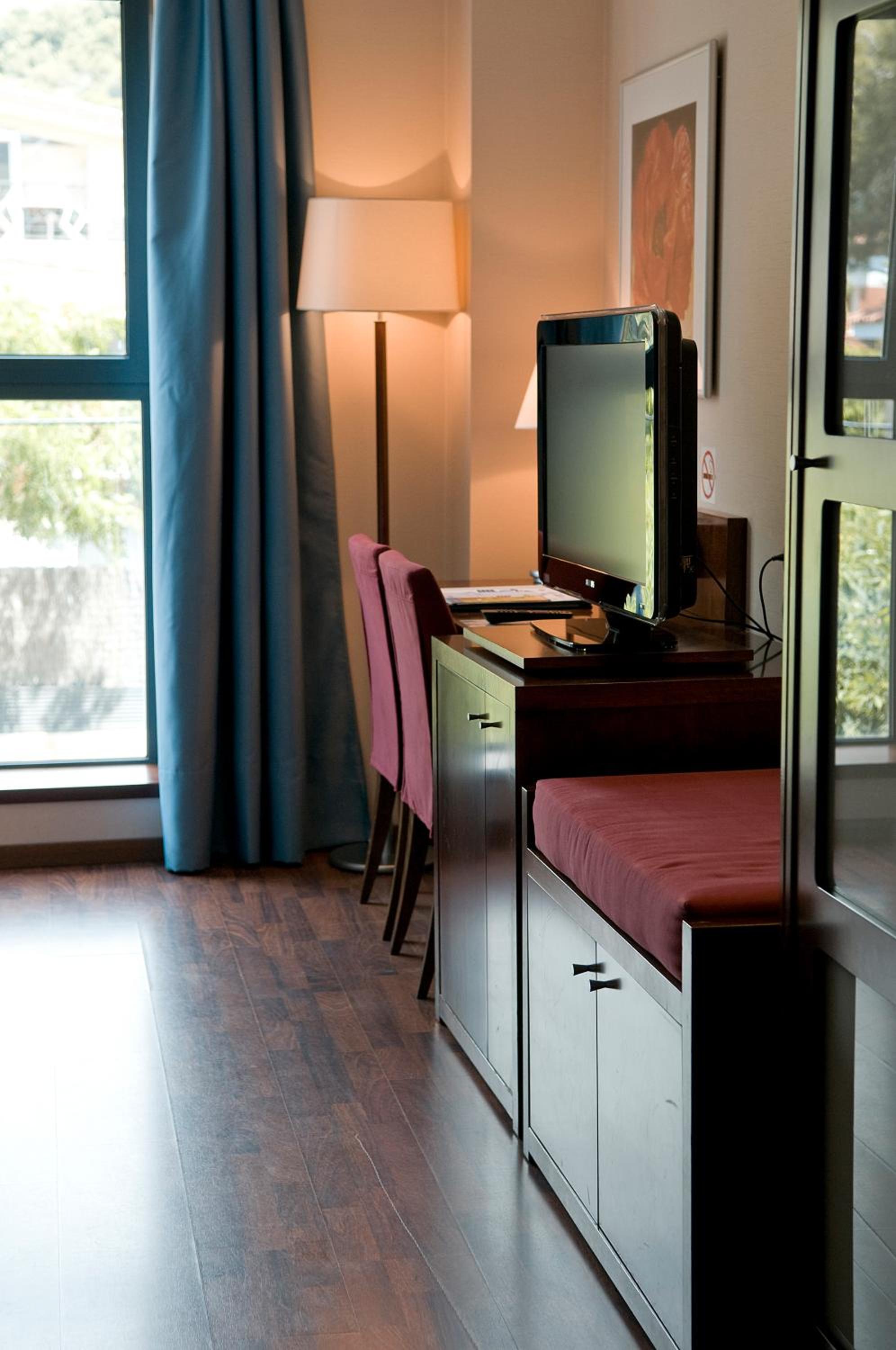 Barcelona Vacations - Best Western Hotel Mediterraneo - Property Image 4