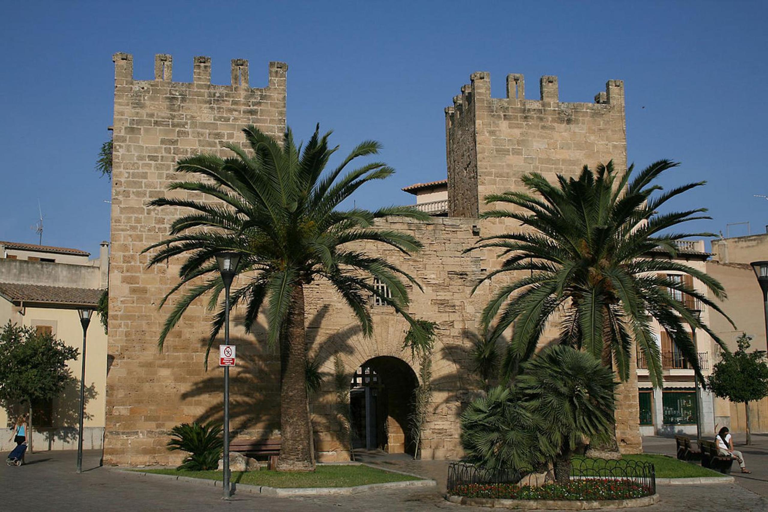 Ca Sa Pollensina by Sealand Villas
