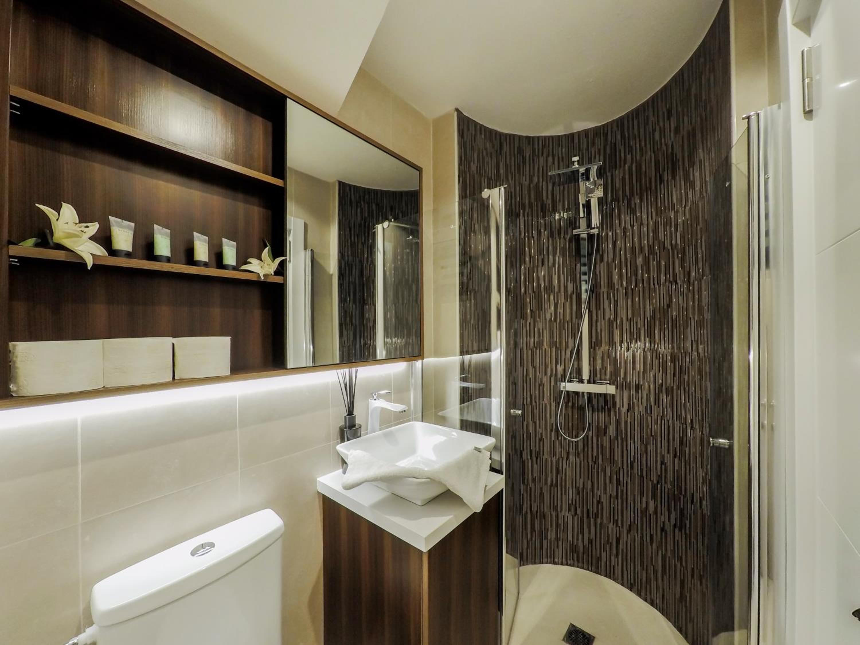Luxury Suite by the pool