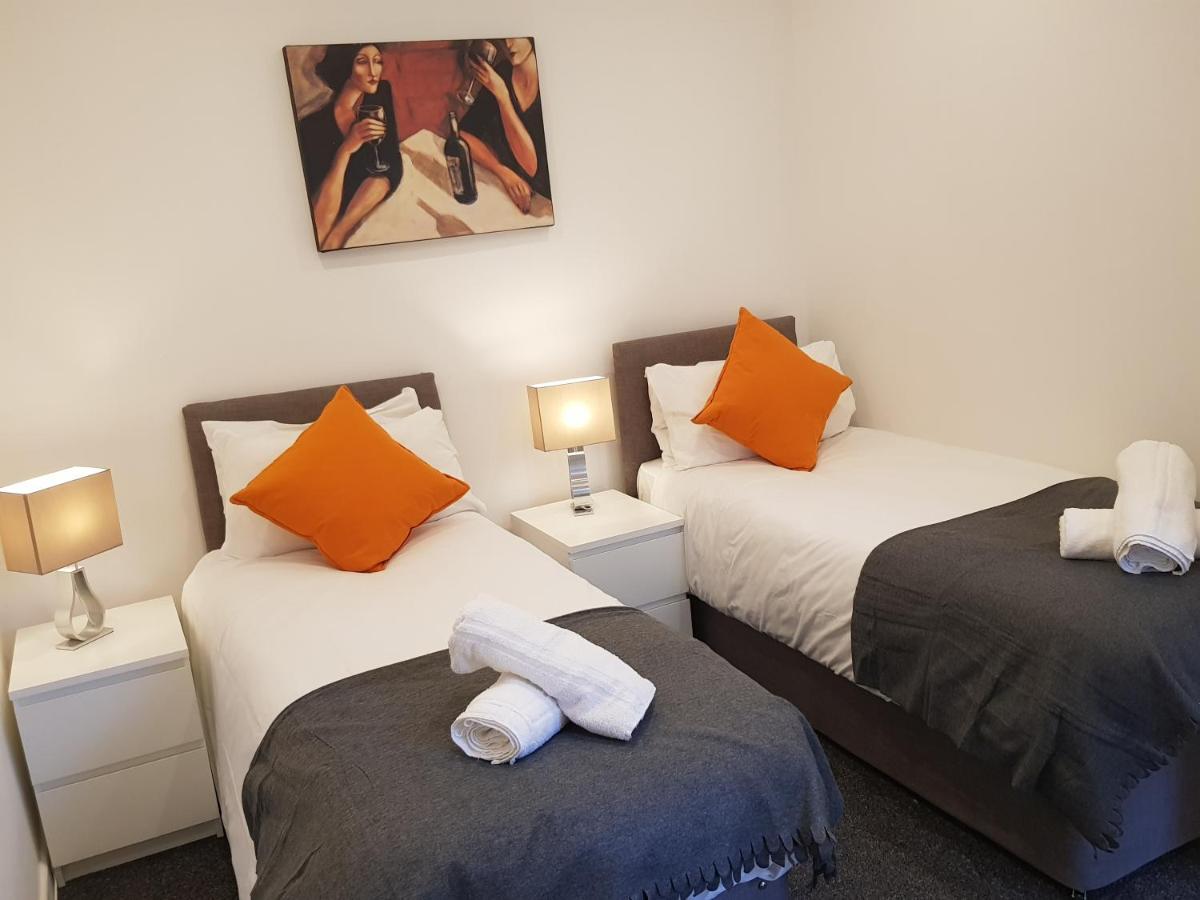 Luton Vacations - Chiltern Apartment - Property Image 1
