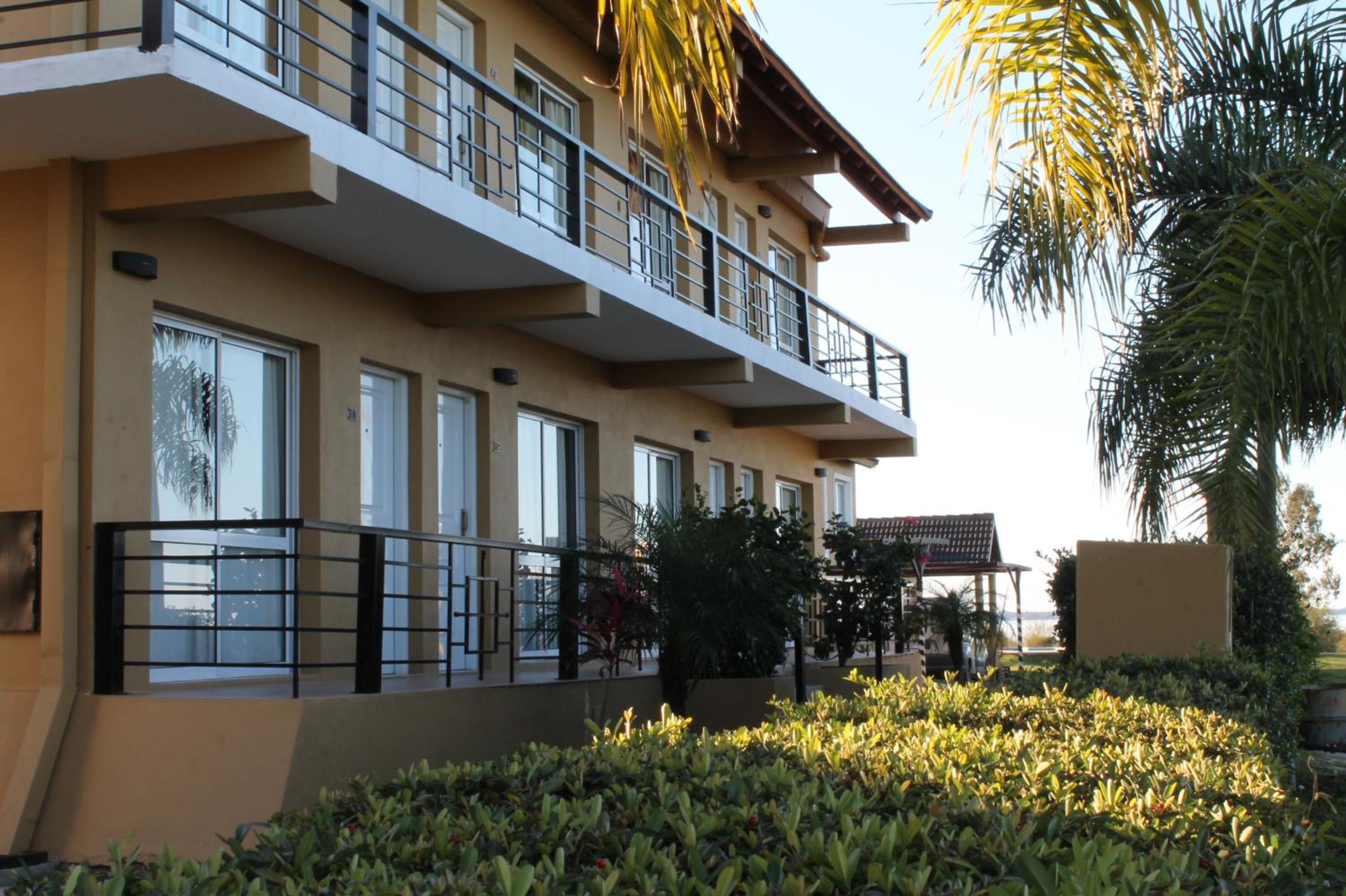 Brisas del Lago Apart y Hotel