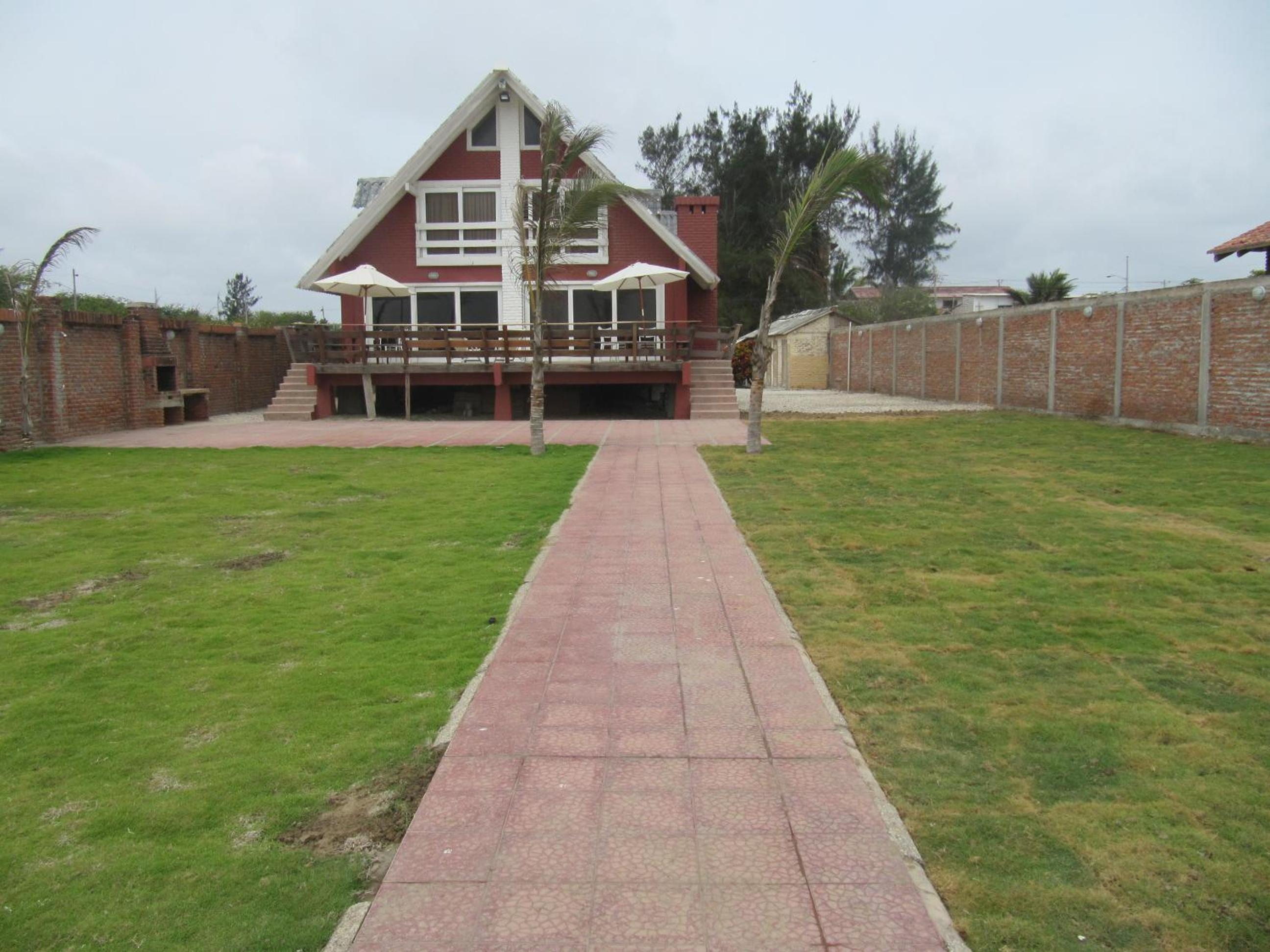 Chatet Suizo al pie del mar view 4