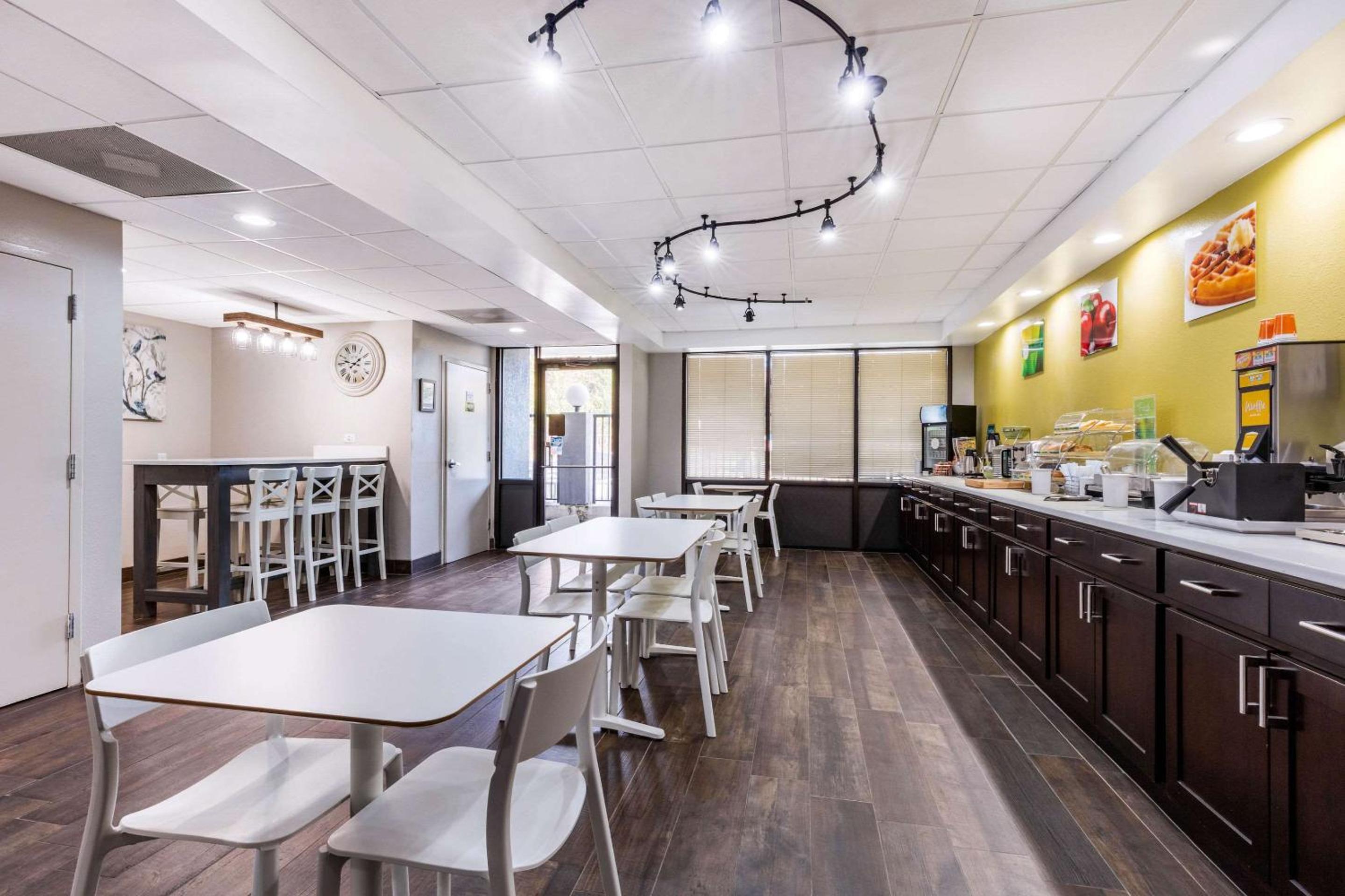 Quality Inn - Property Image 17