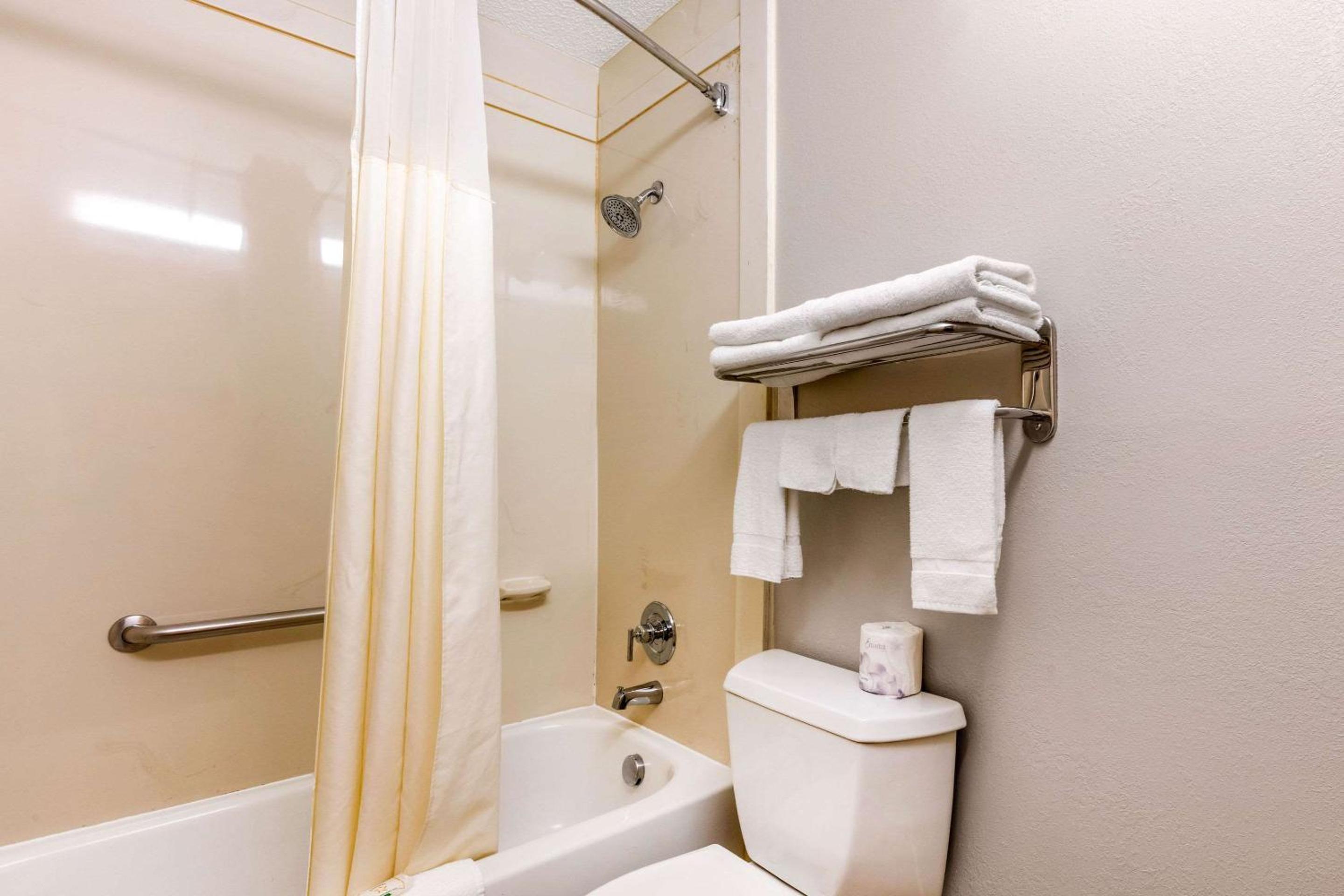 Quality Inn - Property Image 8