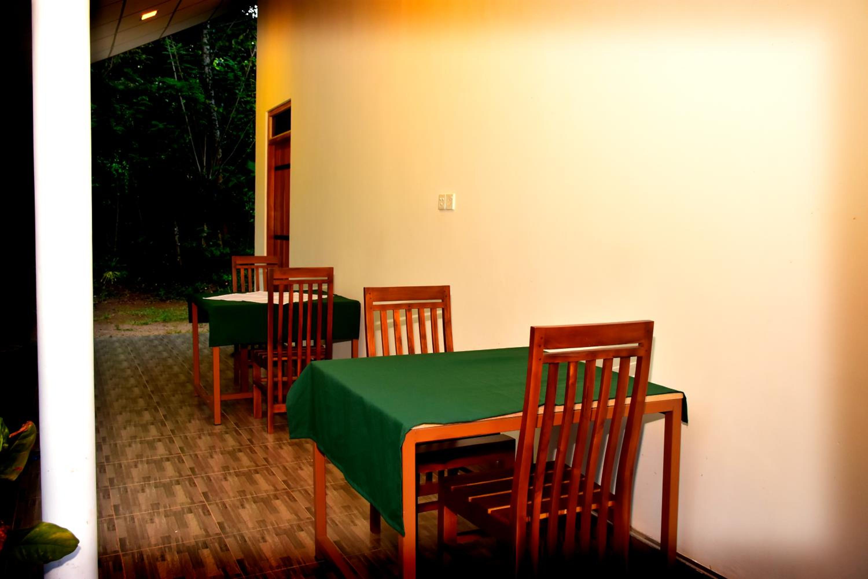 Little Ele Safari Lodge