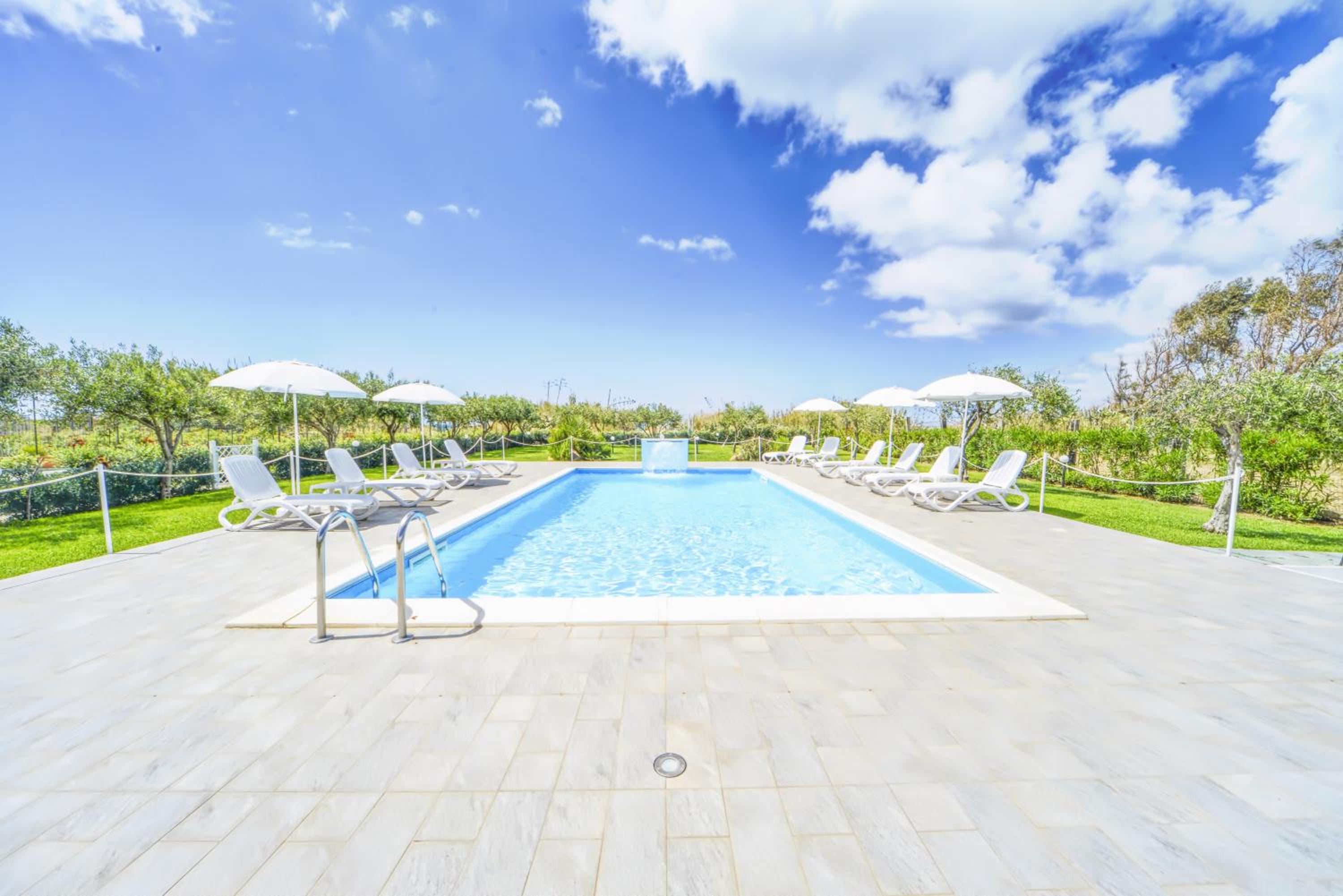 Case Vacanze Mare Nostrum - Villas in front of the Beach with Pool view 2