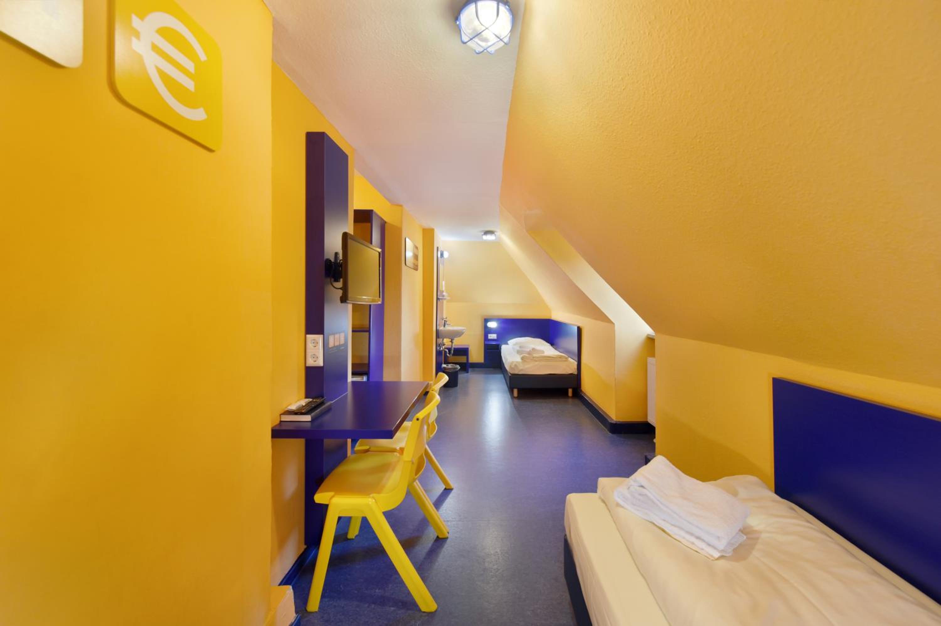 Hannover Vacations - Bed'nBudget Expo-Hostel Rooms - Property Image 28