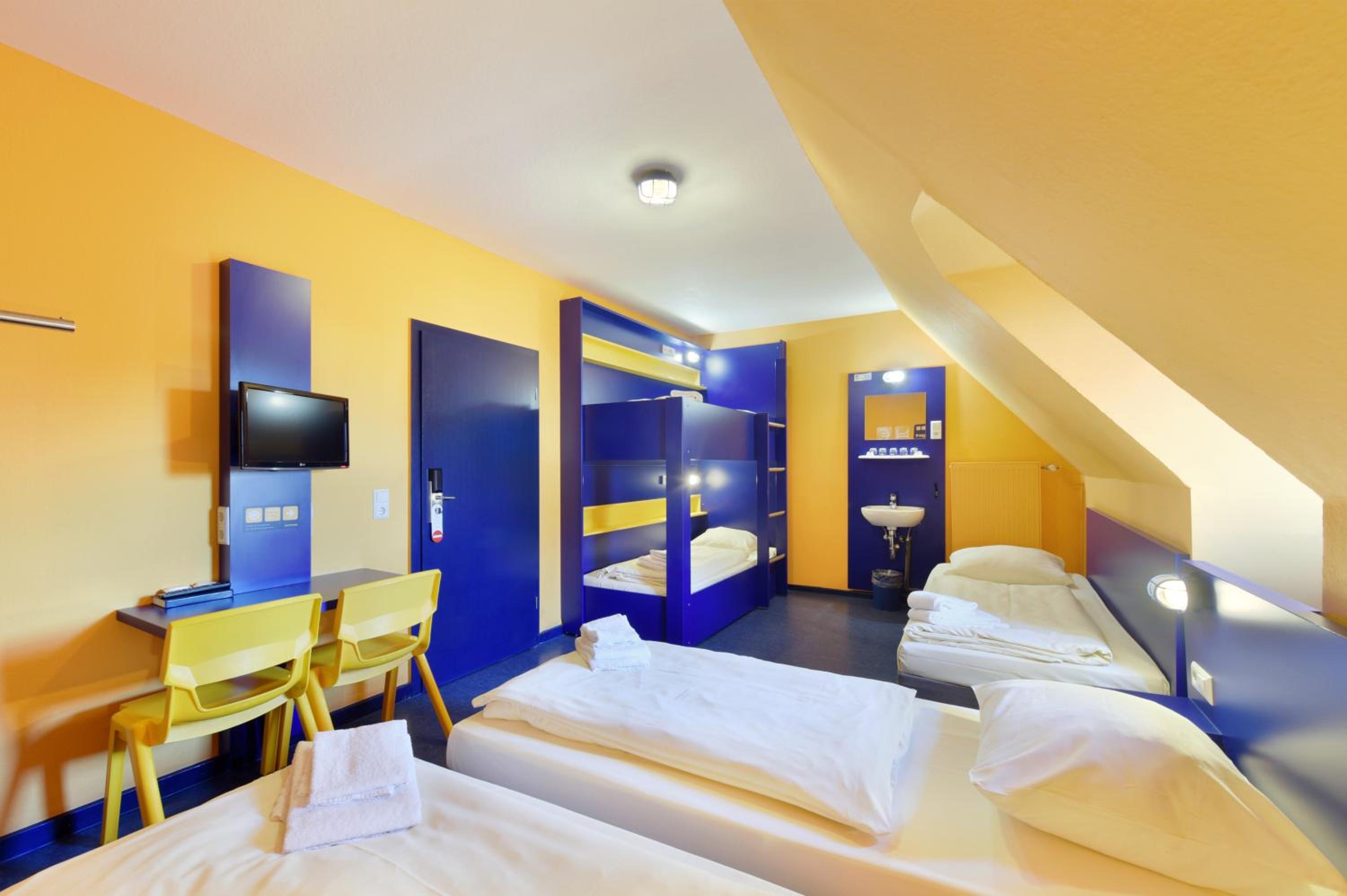 Hannover Vacations - Bed'nBudget Expo-Hostel Rooms - Property Image 37
