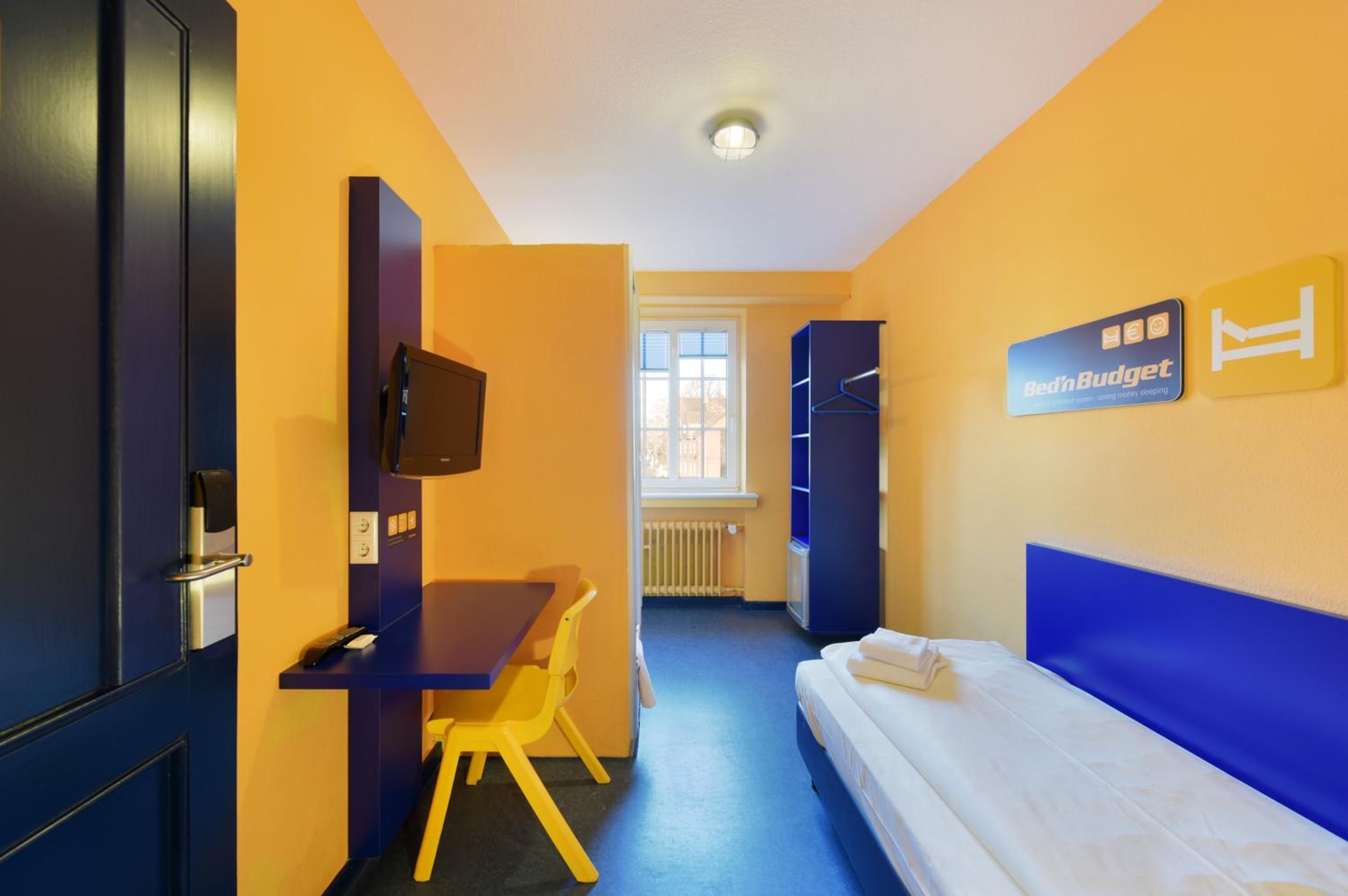 Hannover Vacations - Bed'nBudget Expo-Hostel Rooms - Property Image 16