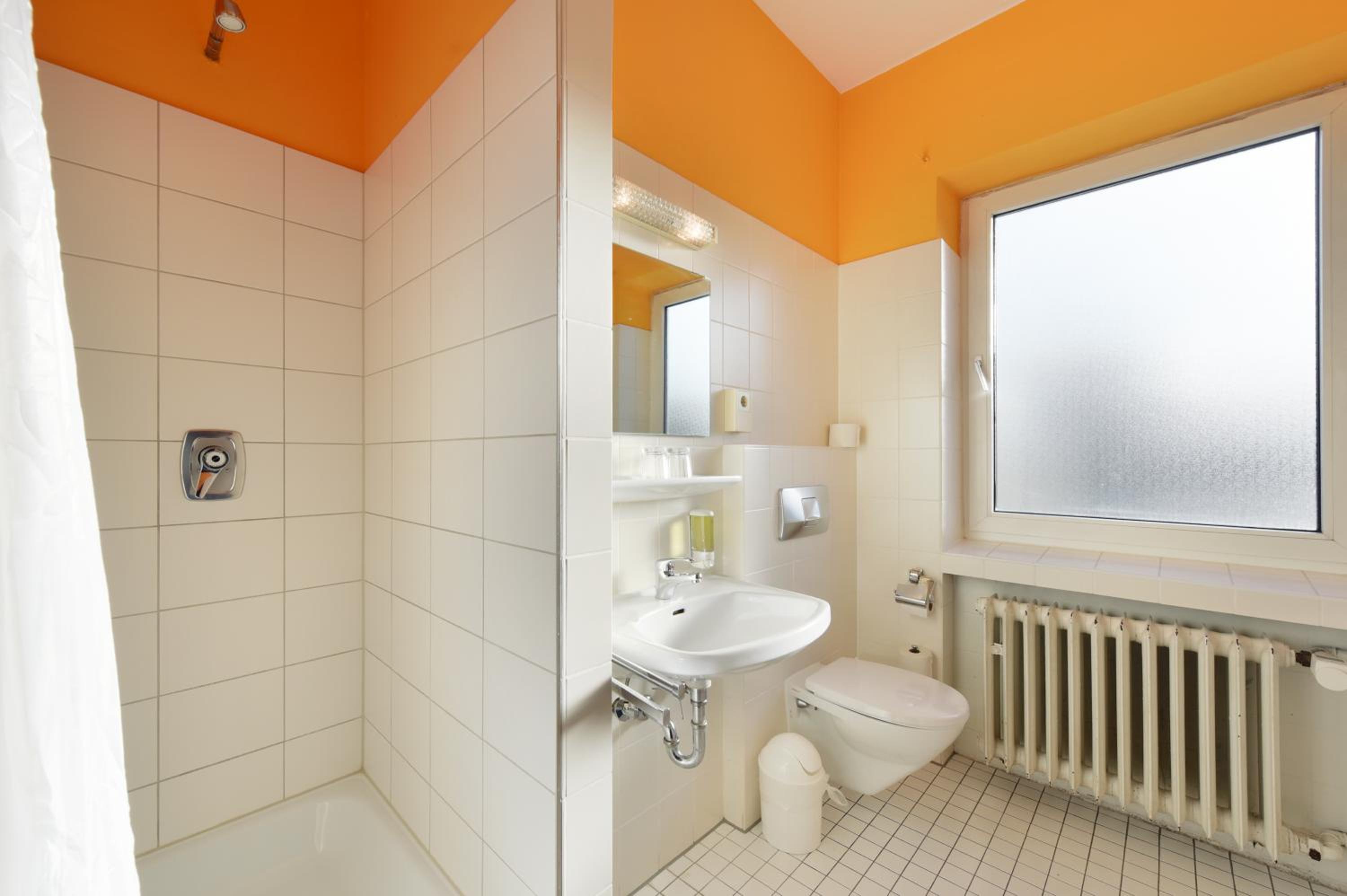 Hannover Vacations - Bed'nBudget Expo-Hostel Rooms - Property Image 14
