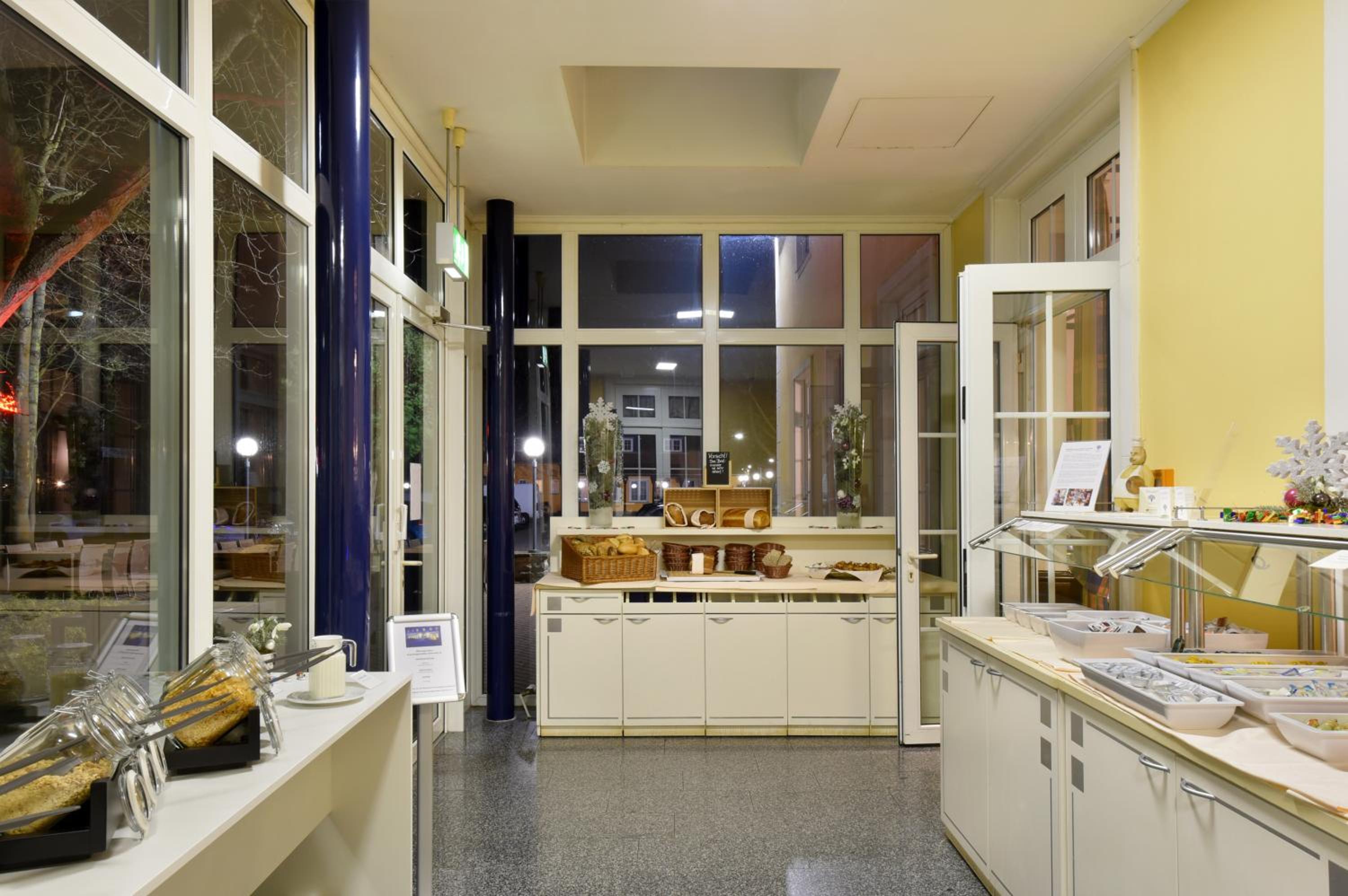 Hannover Vacations - Bed'nBudget Expo-Hostel Rooms - Property Image 55