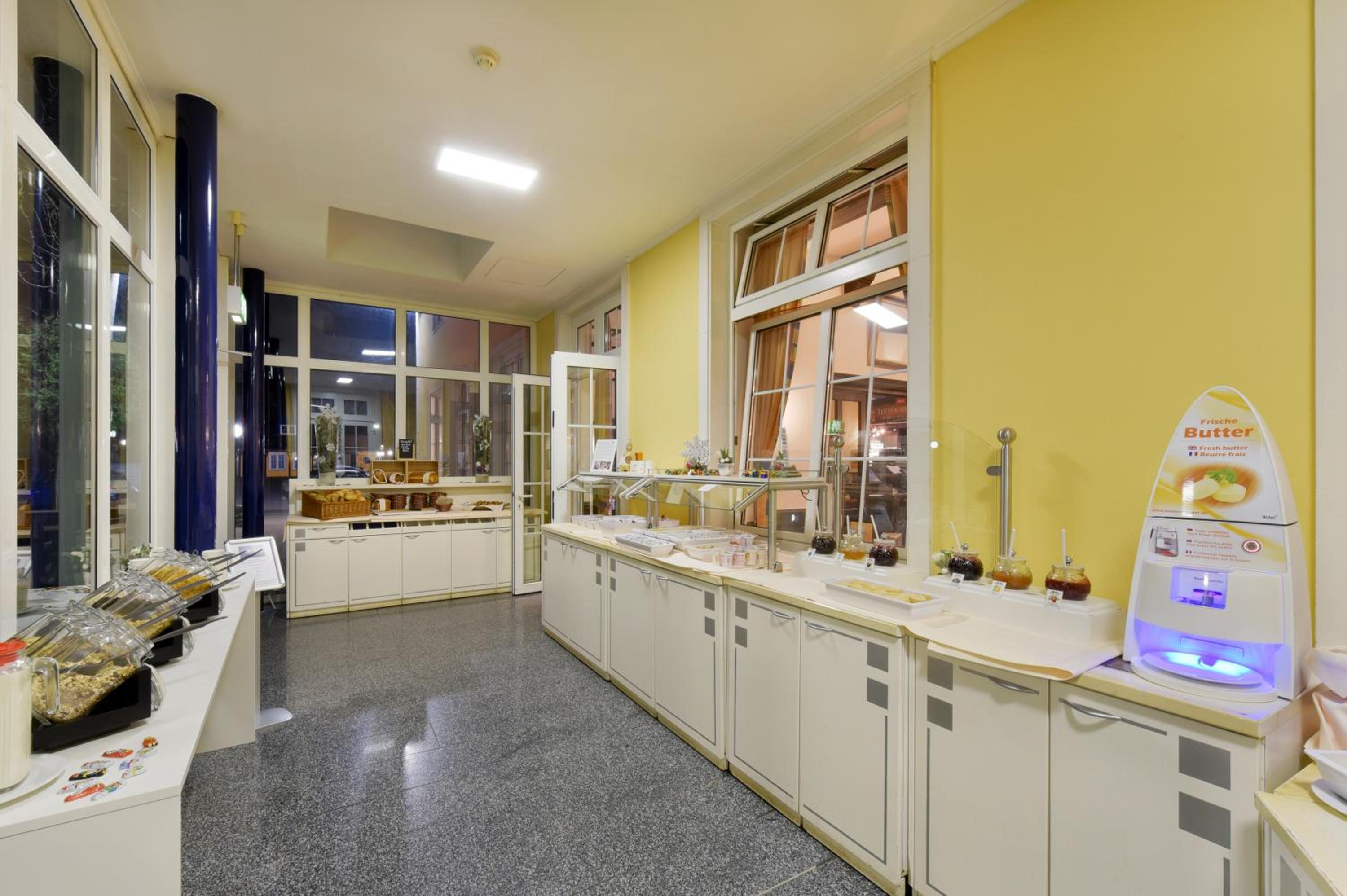 Hannover Vacations - Bed'nBudget Expo-Hostel Rooms - Property Image 11