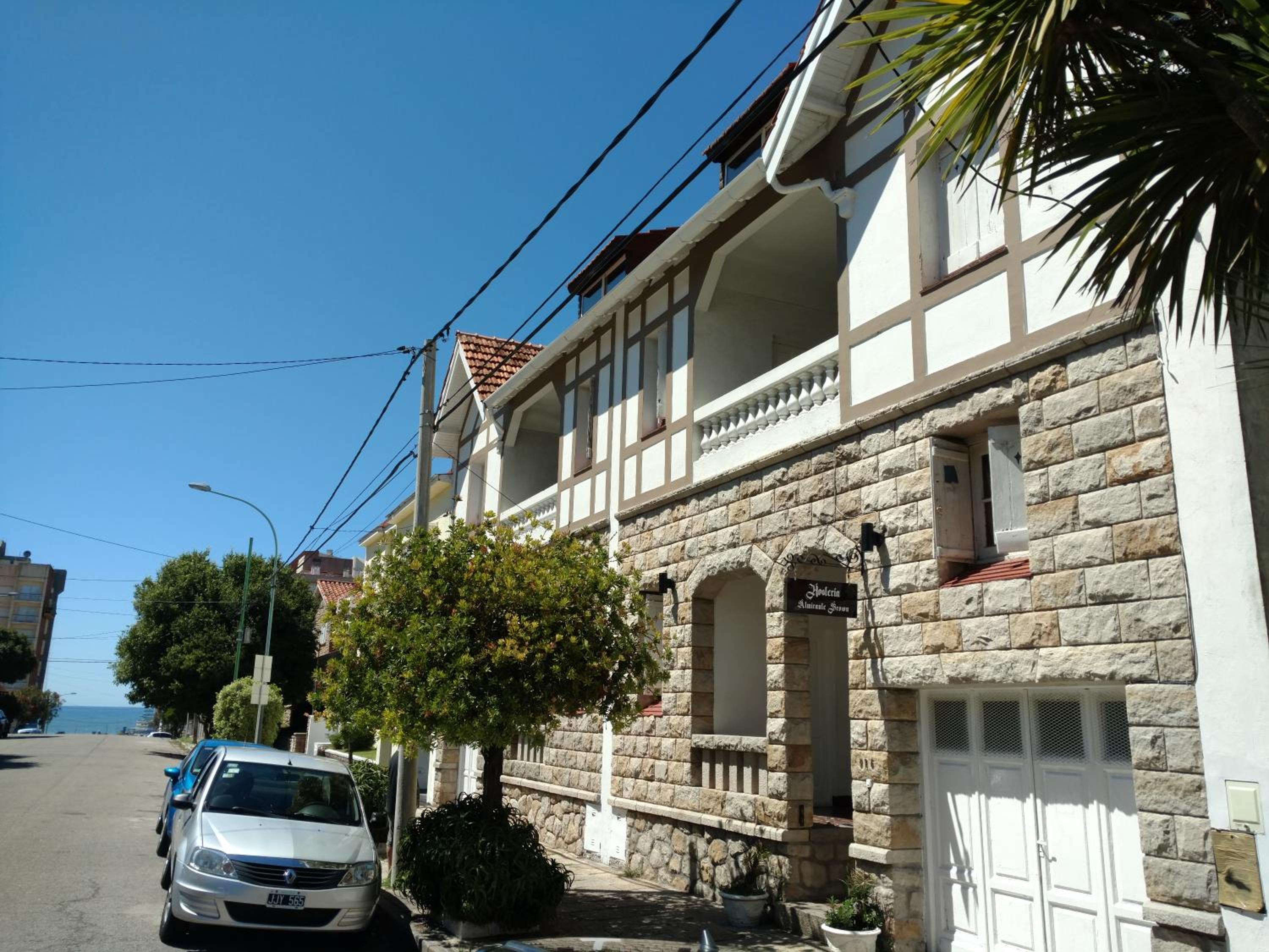 Hostería Almirante Brown