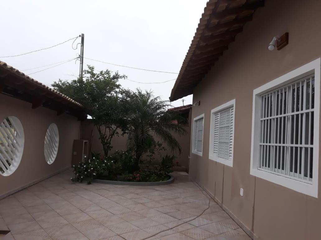 Casa em Peruíbe SP - Temporada - 800 Metros da praia com Wi-Fi