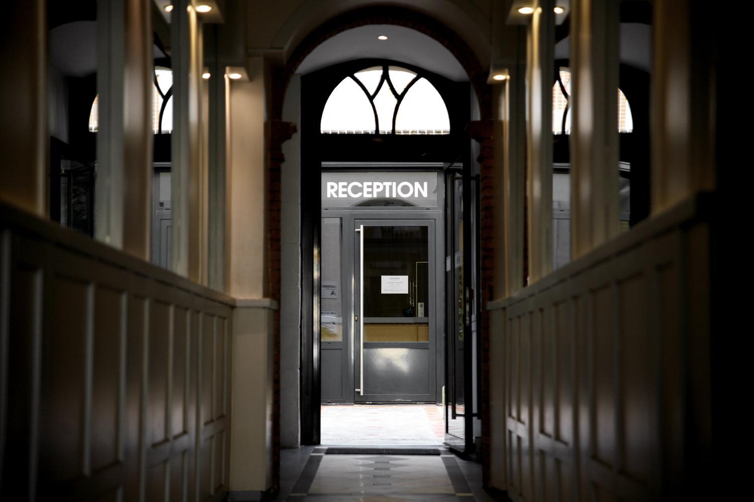 Lobby & Reception