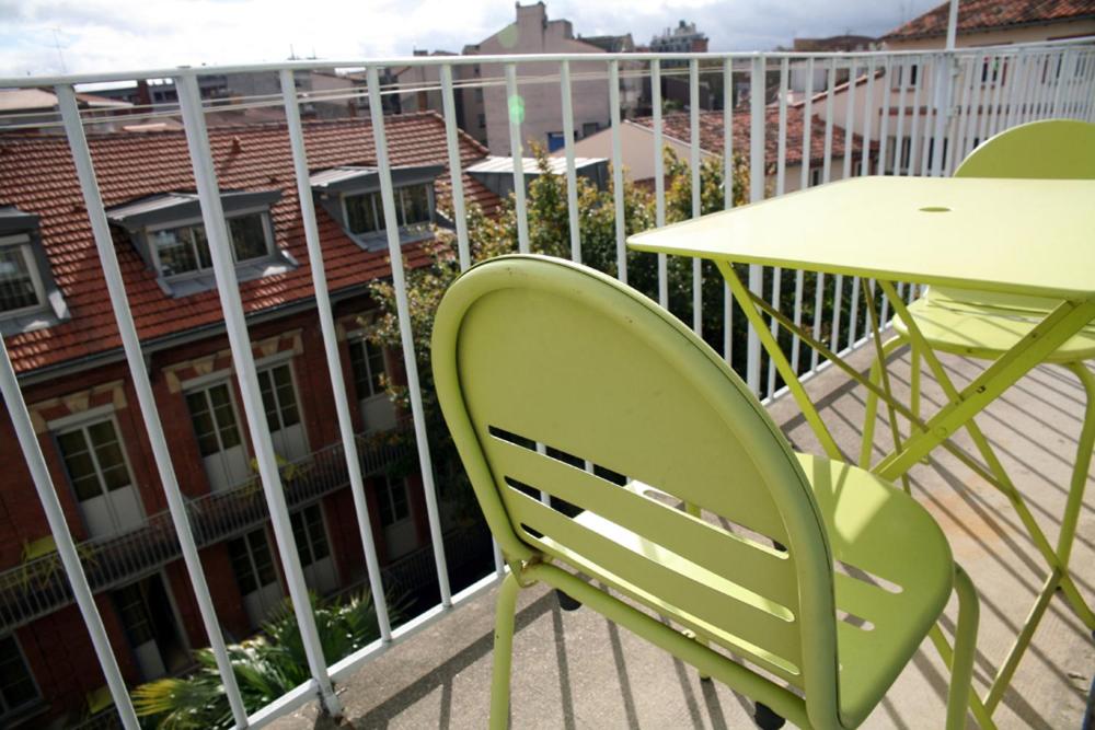 balcony
