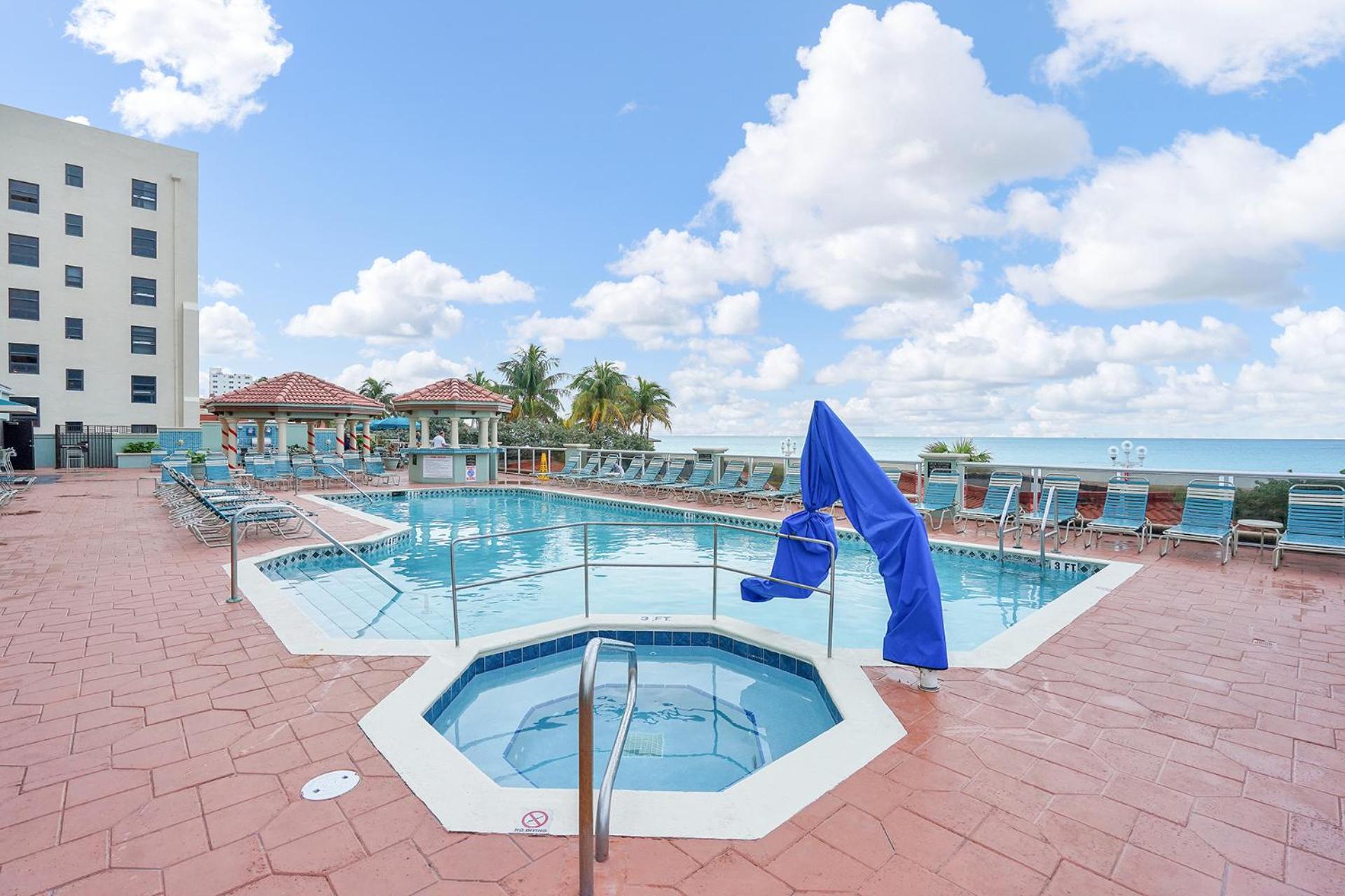 Hollywood Beach Tower