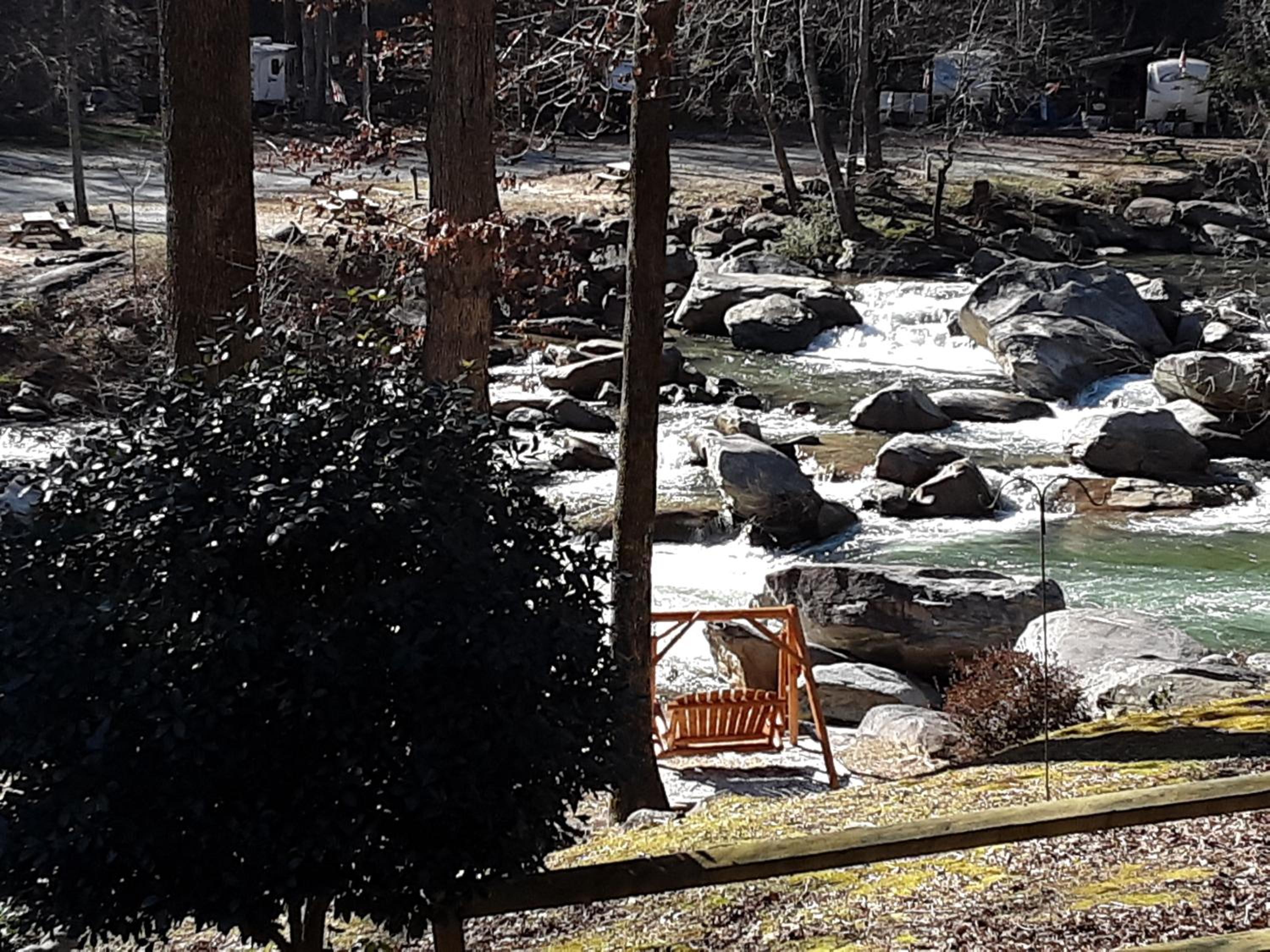 The Evening Shade River Lodge and Cabins