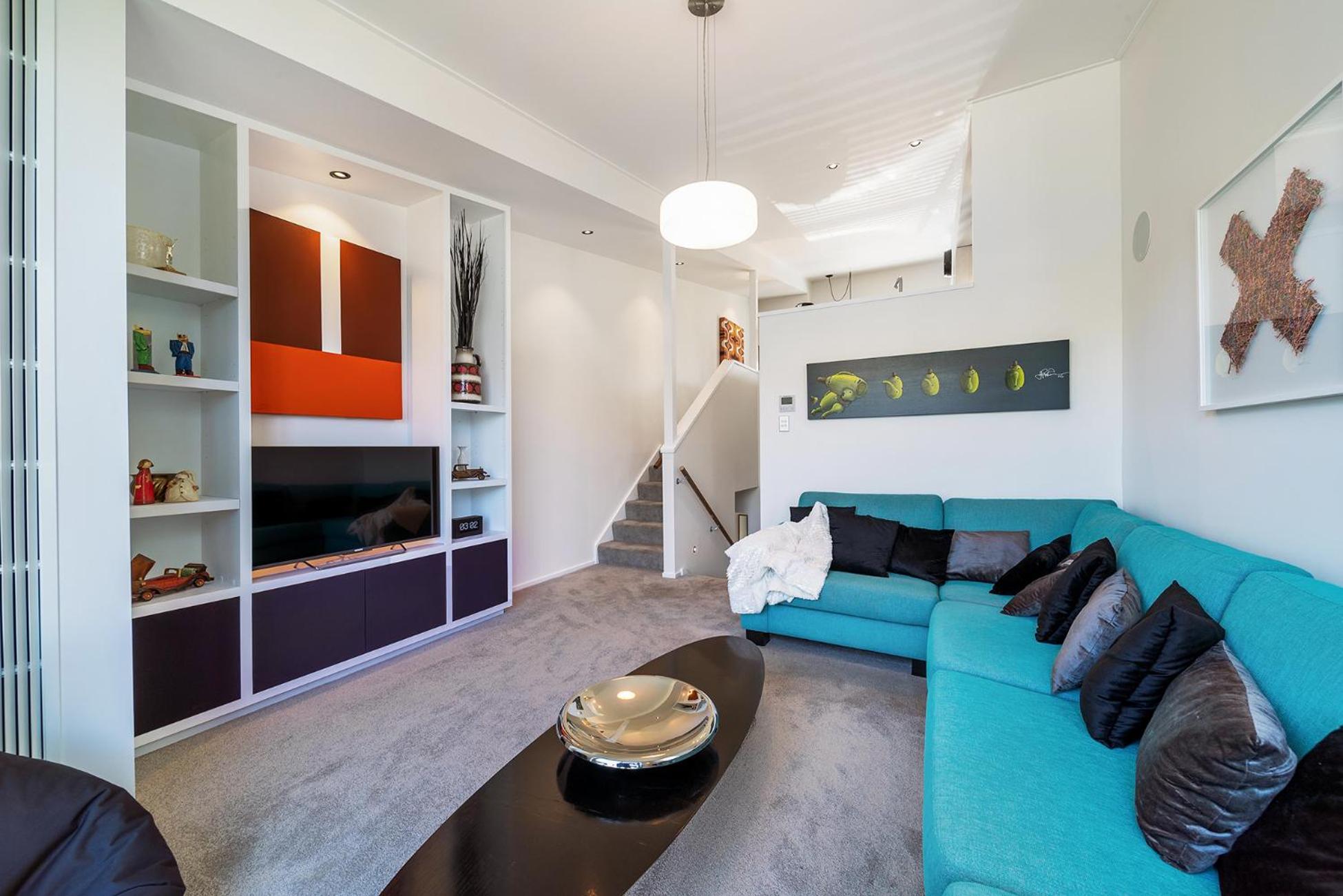 Lake View Greenstone Luxe Apartment view 3