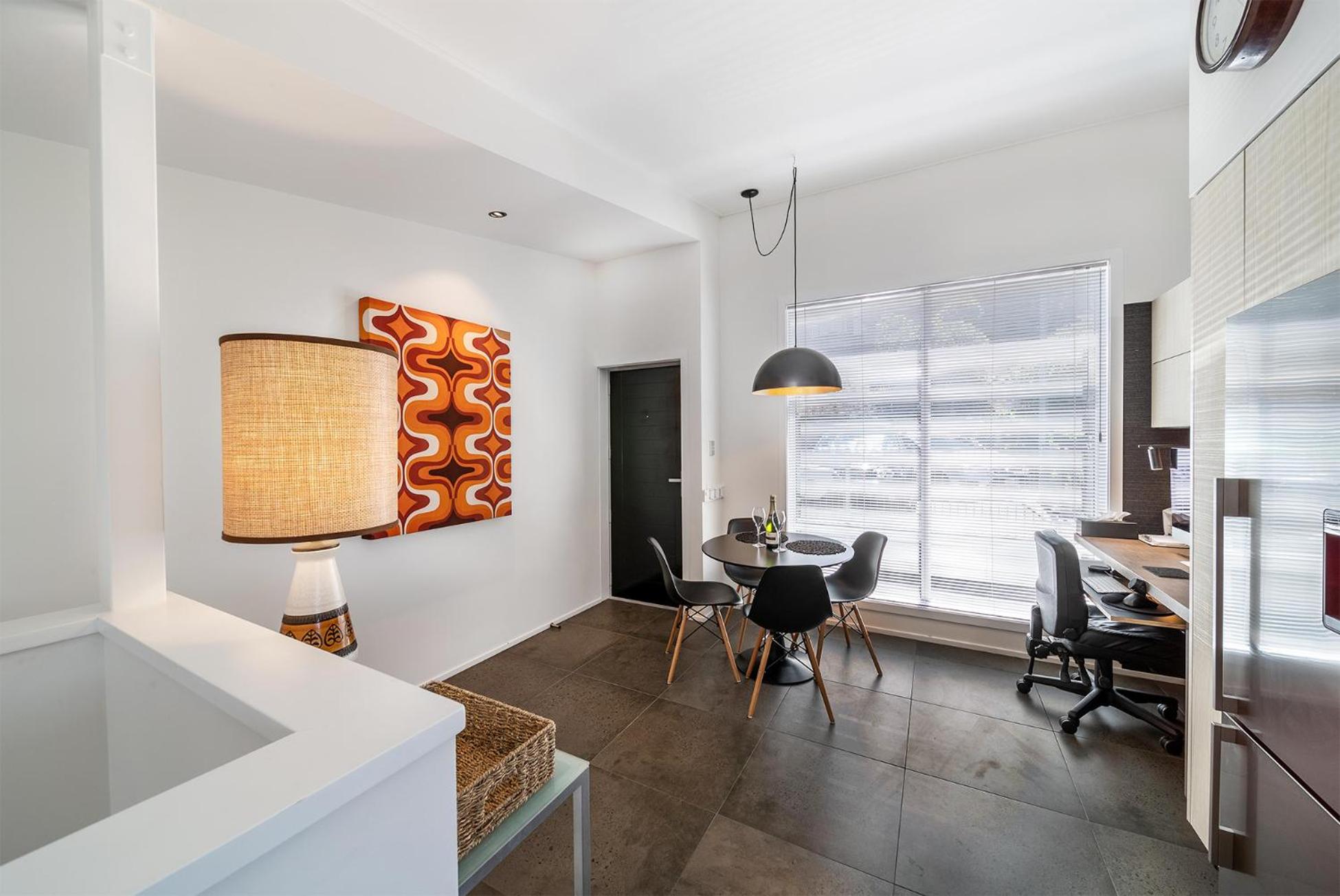 Lake View Greenstone Luxe Apartment view 5