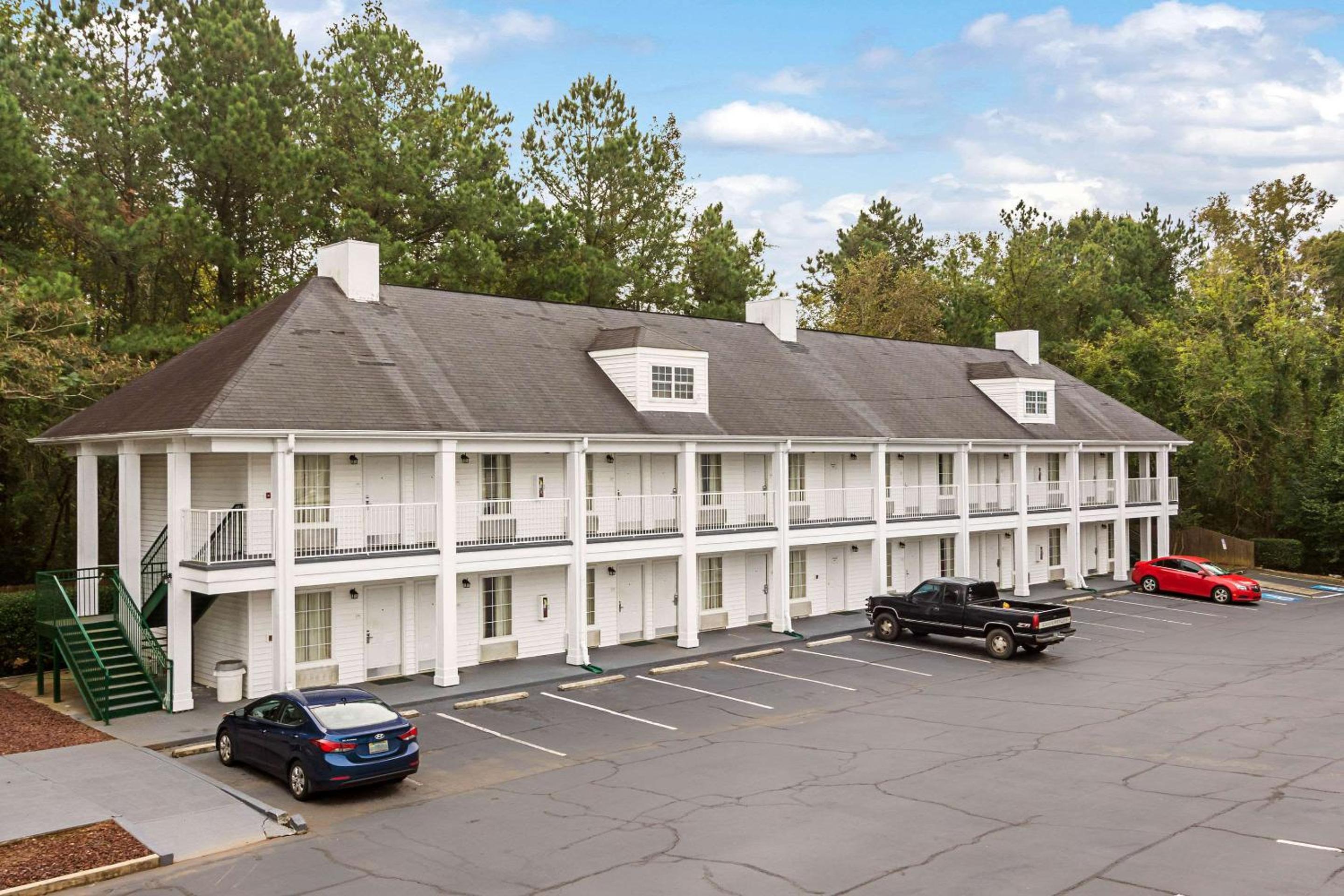 Quality Inn Thomaston view 4