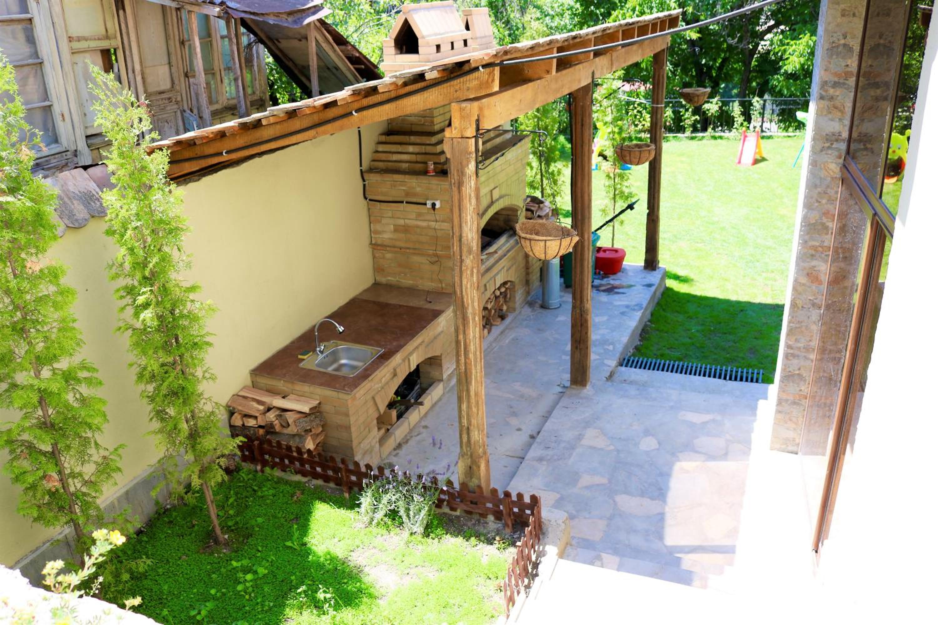 Modern Floor - Dilijan Garden House