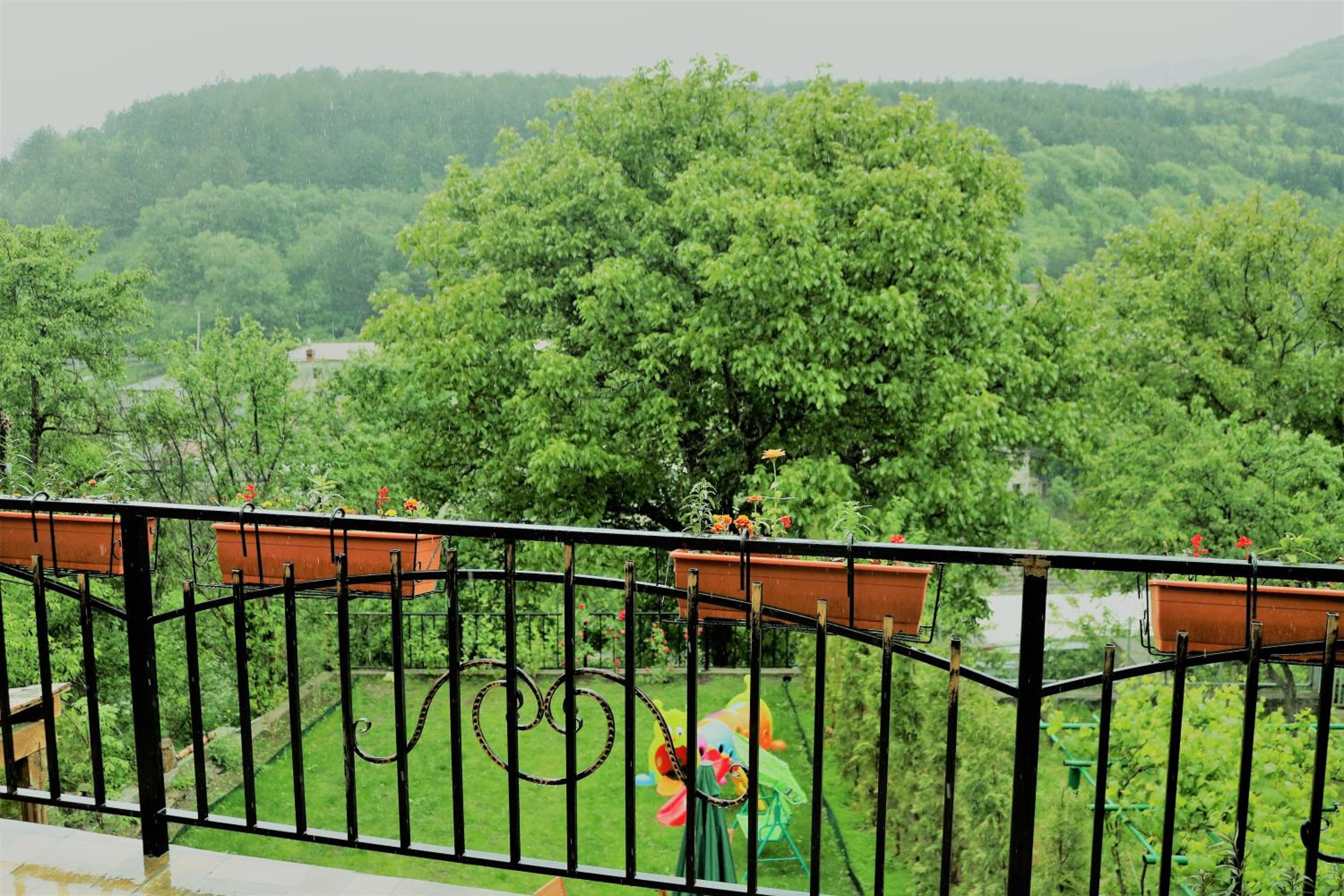 Modern Floor - Dilijan Garden House