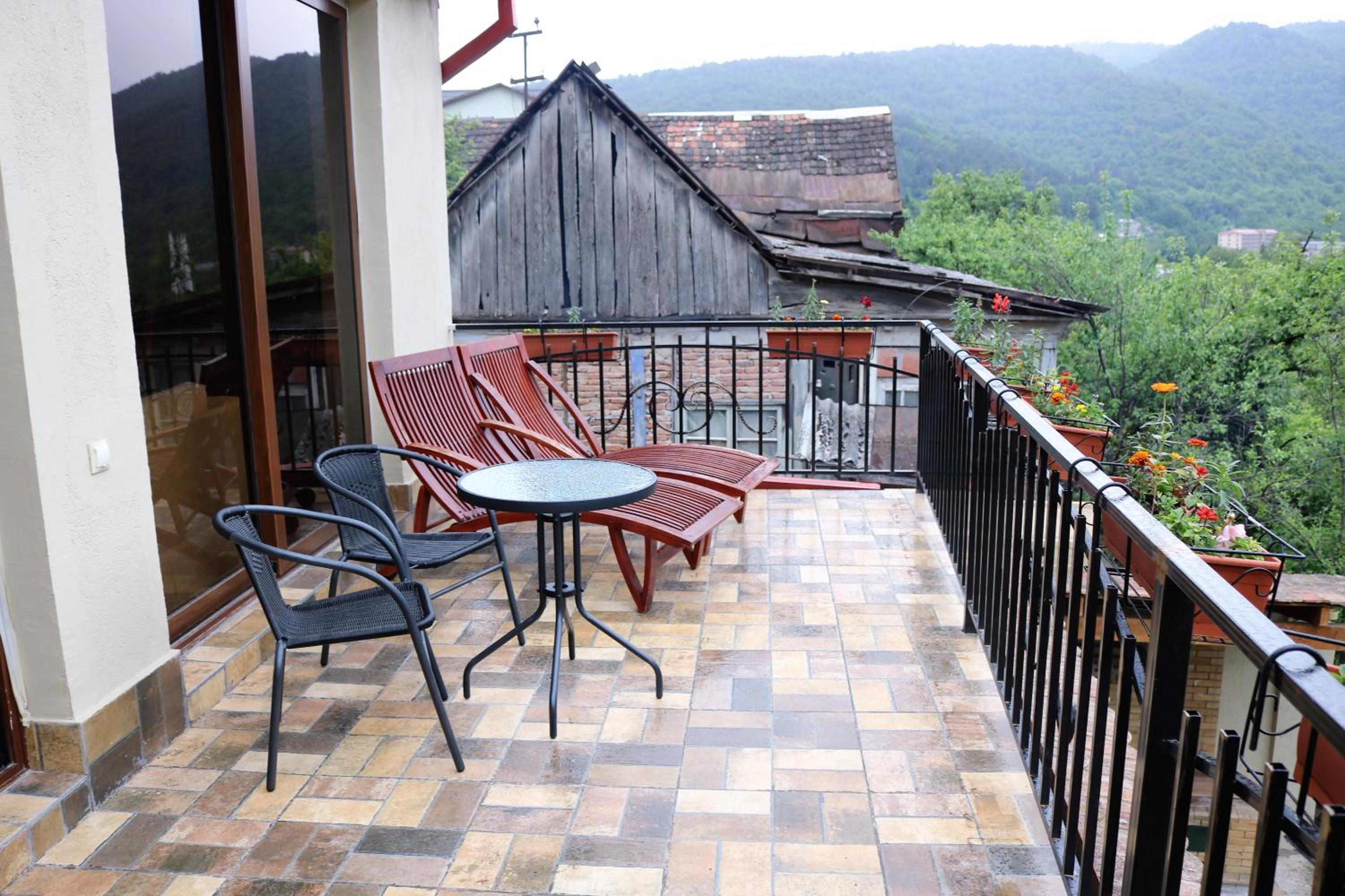 Modern Floor - Dilijan Garden House